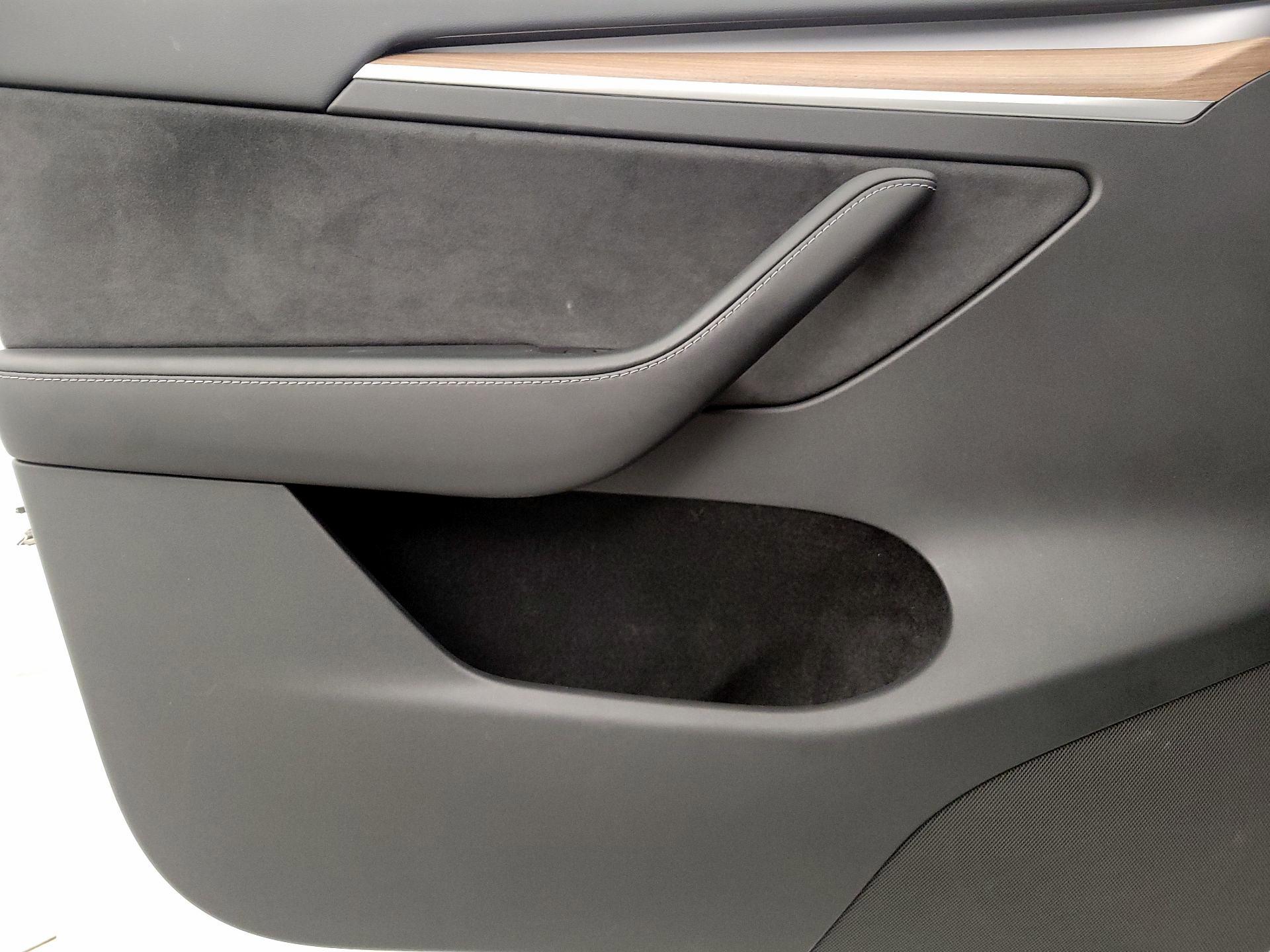 Thumbnail: 2023 Tesla Model Y - 12