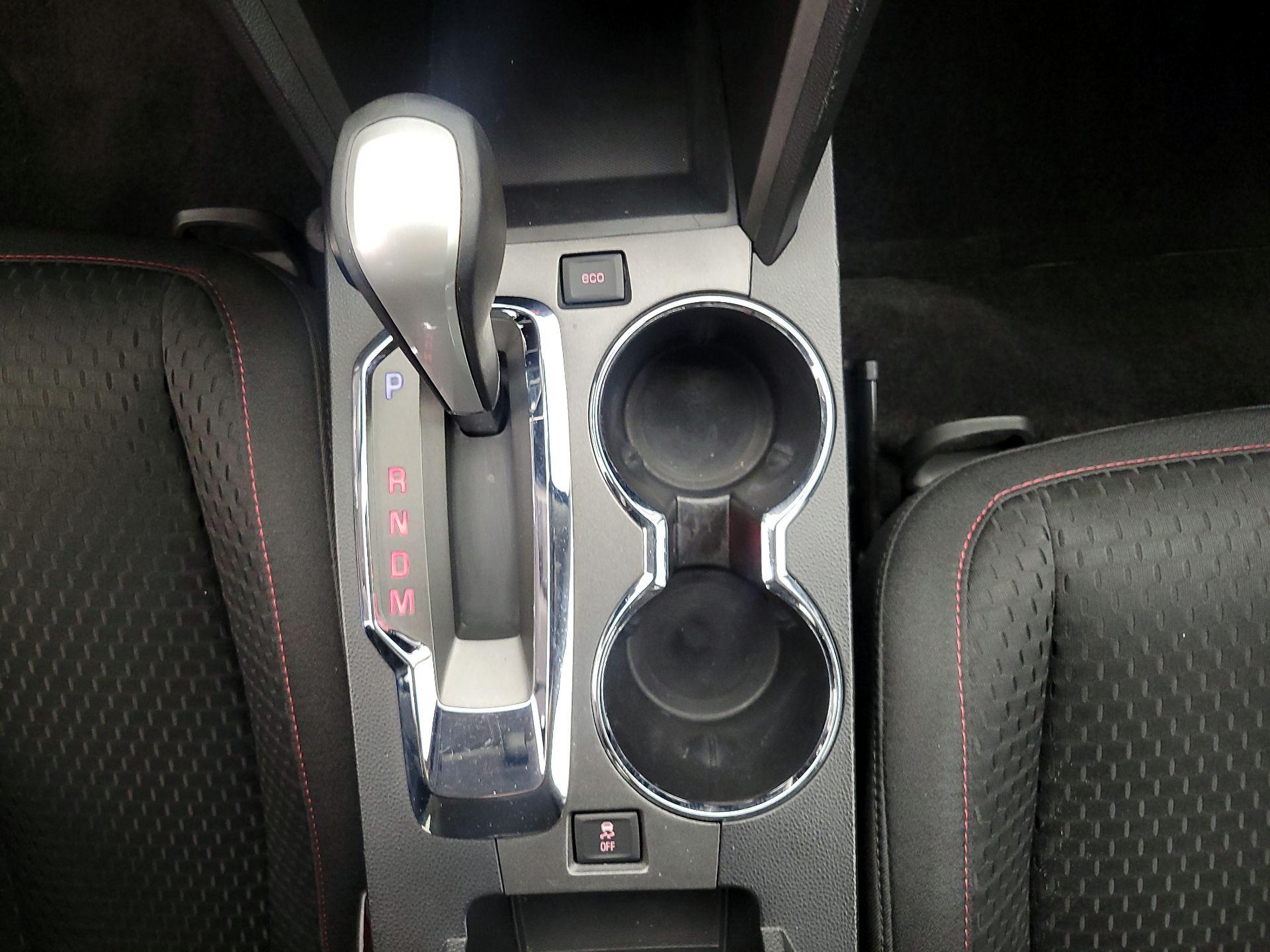 Thumbnail: 2015 GMC Terrain - 16