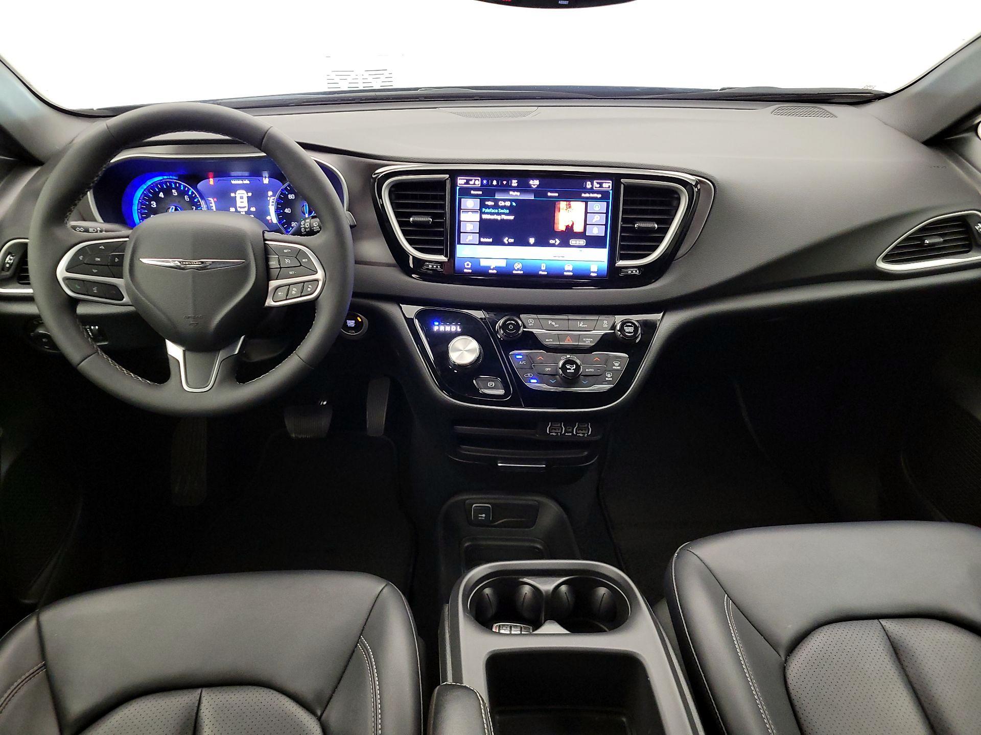 Thumbnail: 2025 Chrysler Pacifica - 9