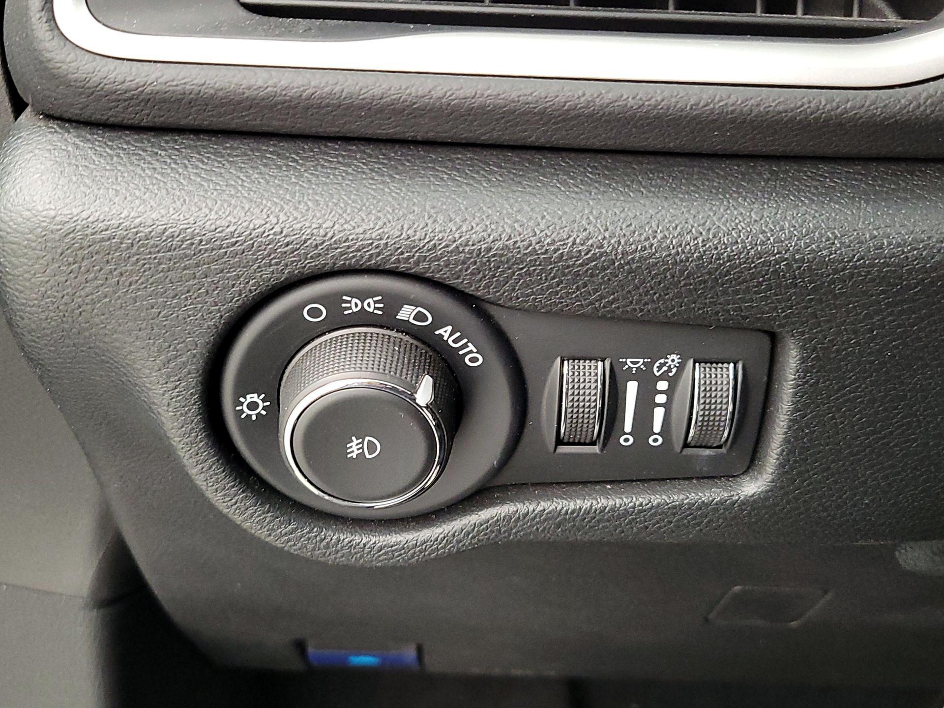 Thumbnail: 2025 Chrysler Pacifica - 13