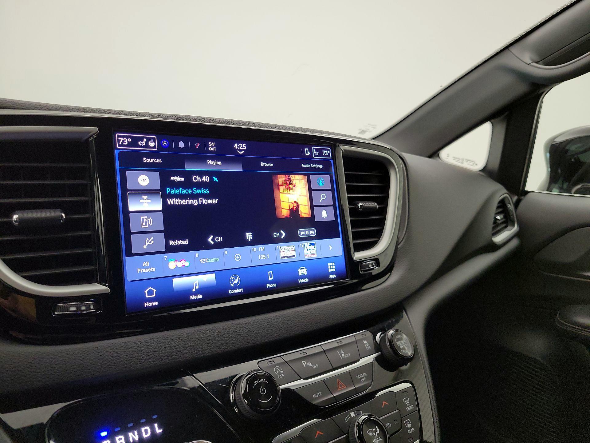 Thumbnail: 2025 Chrysler Pacifica - 15