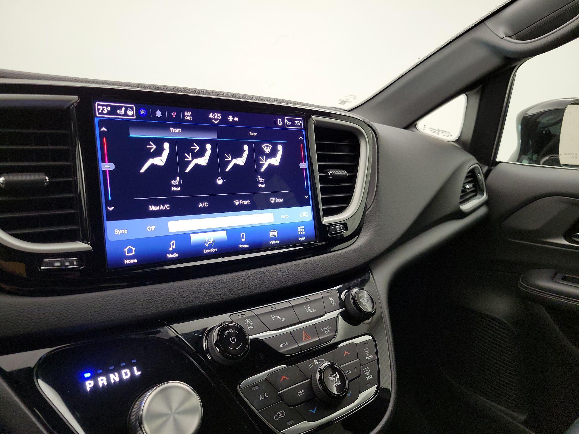 Thumbnail: 2025 Chrysler Pacifica - 16