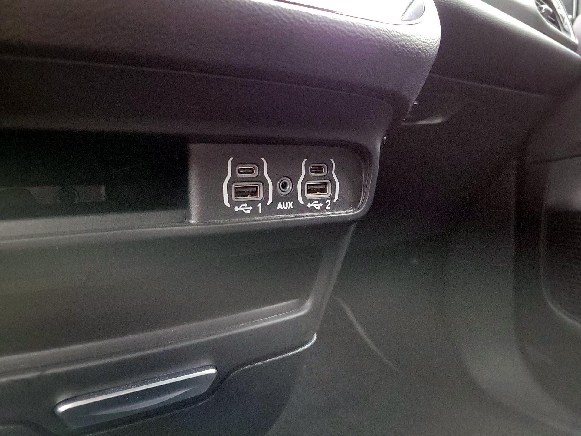 Thumbnail: 2025 Chrysler Pacifica - 18