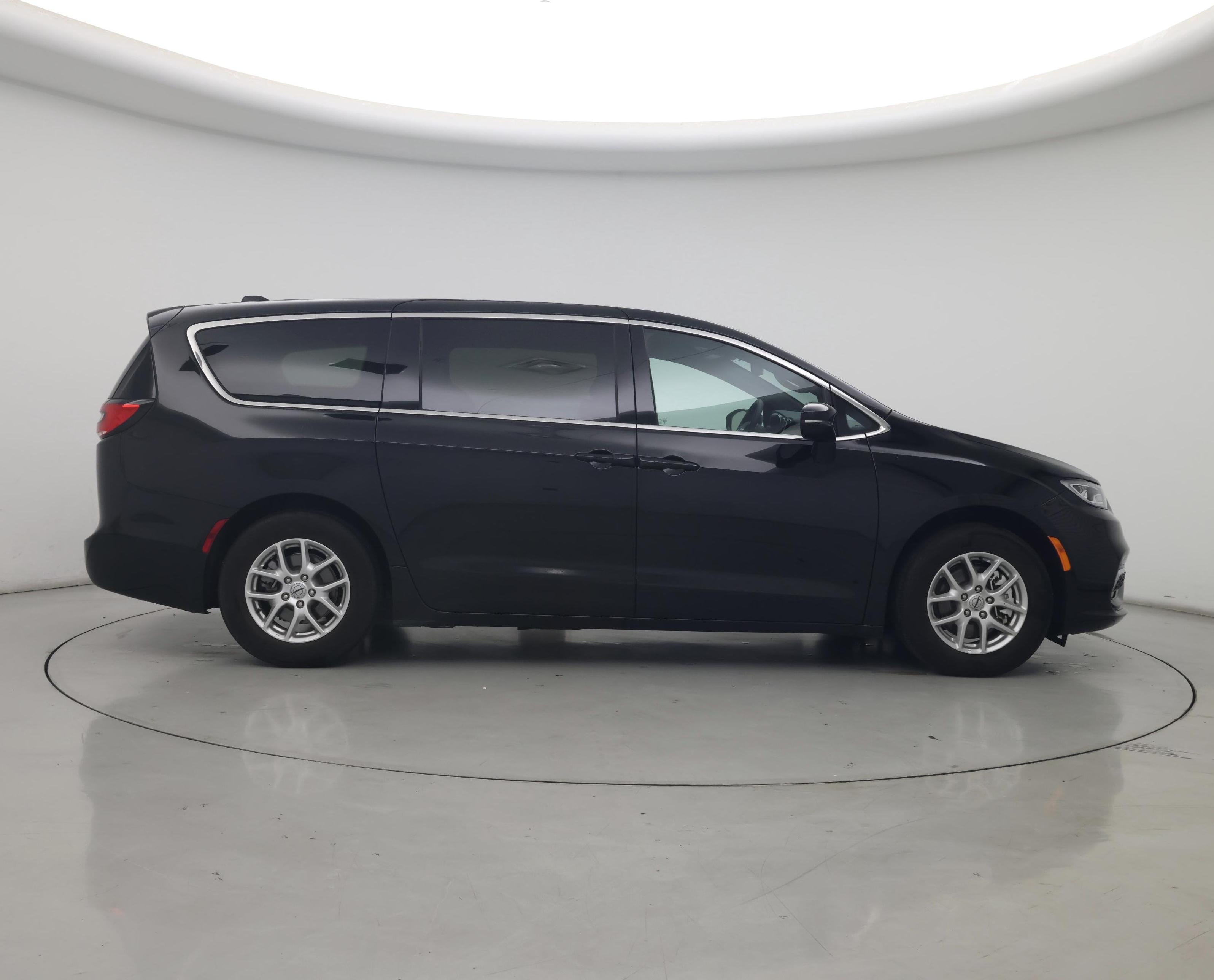 Thumbnail: 2025 Chrysler Pacifica - 7