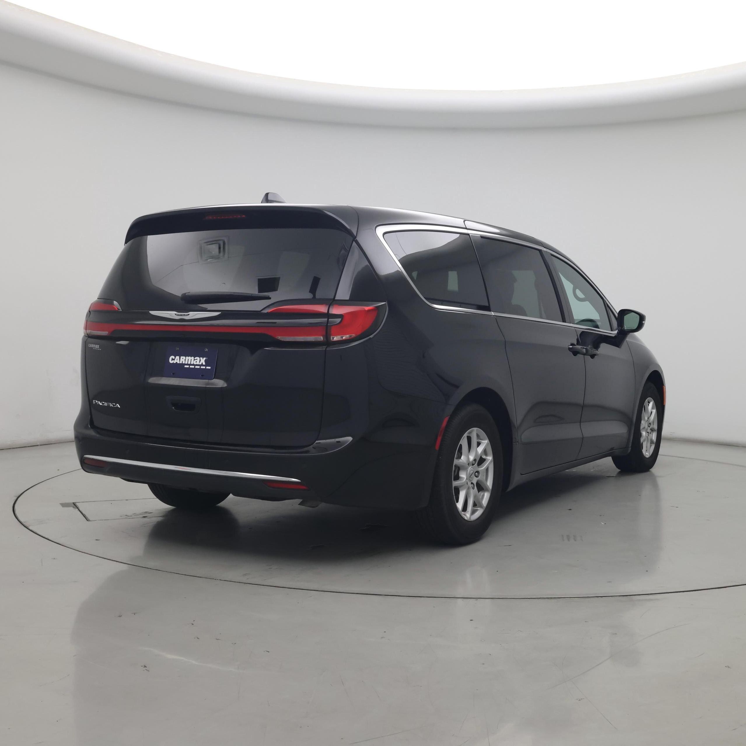 Thumbnail: 2025 Chrysler Pacifica - 8