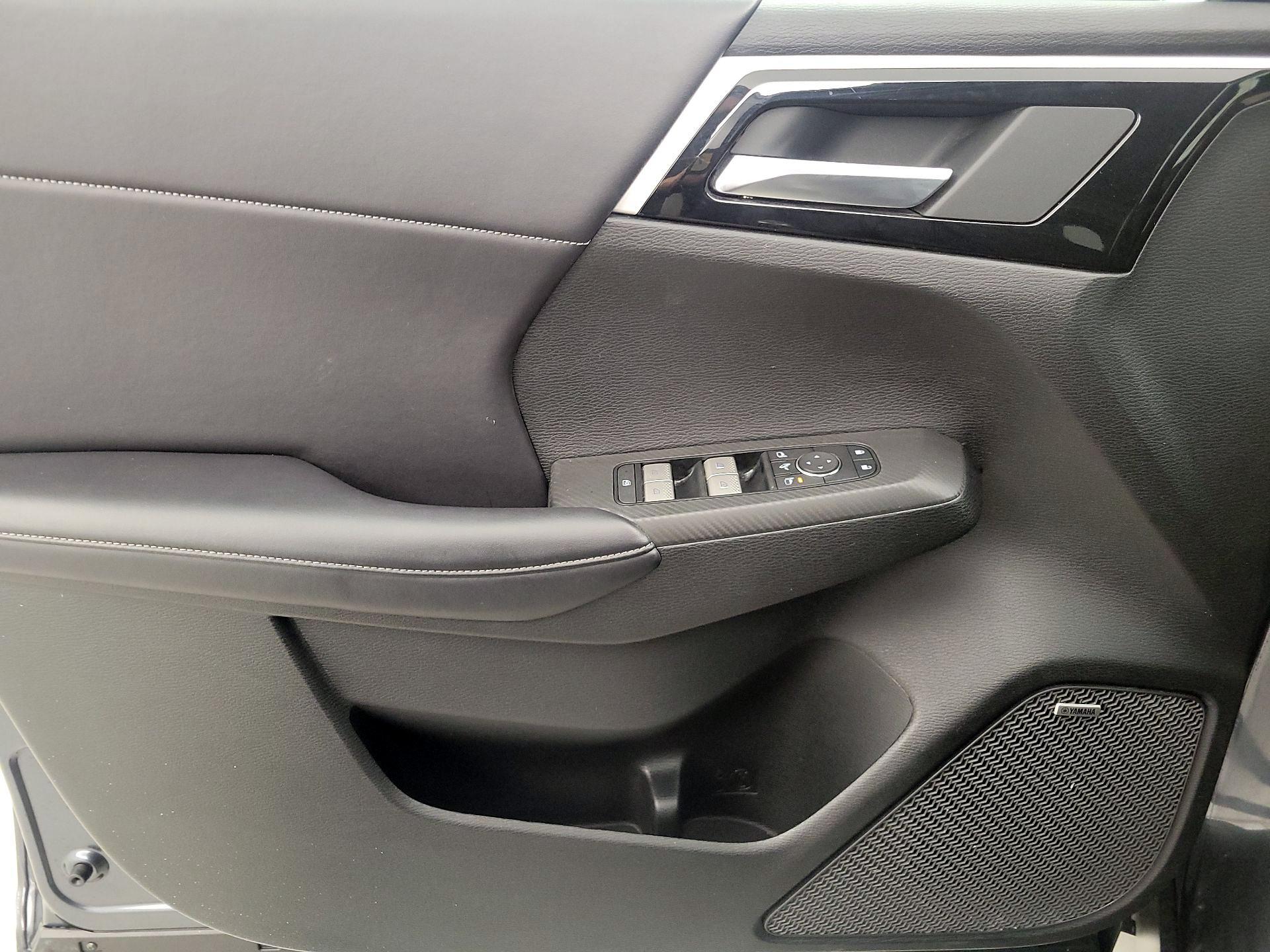 Thumbnail: 2025 Mitsubishi Outlander - 12