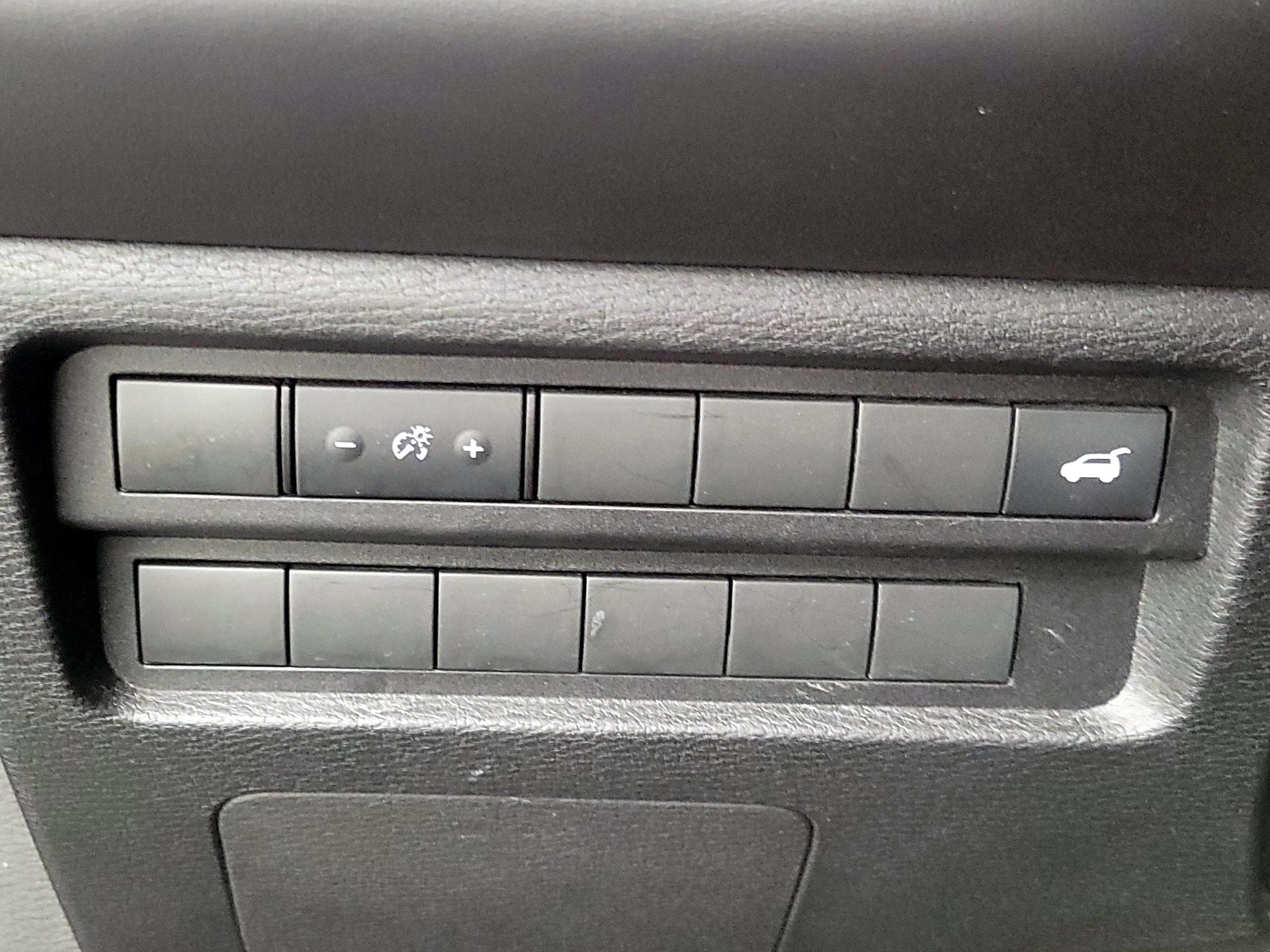 Thumbnail: 2025 Mitsubishi Outlander - 13