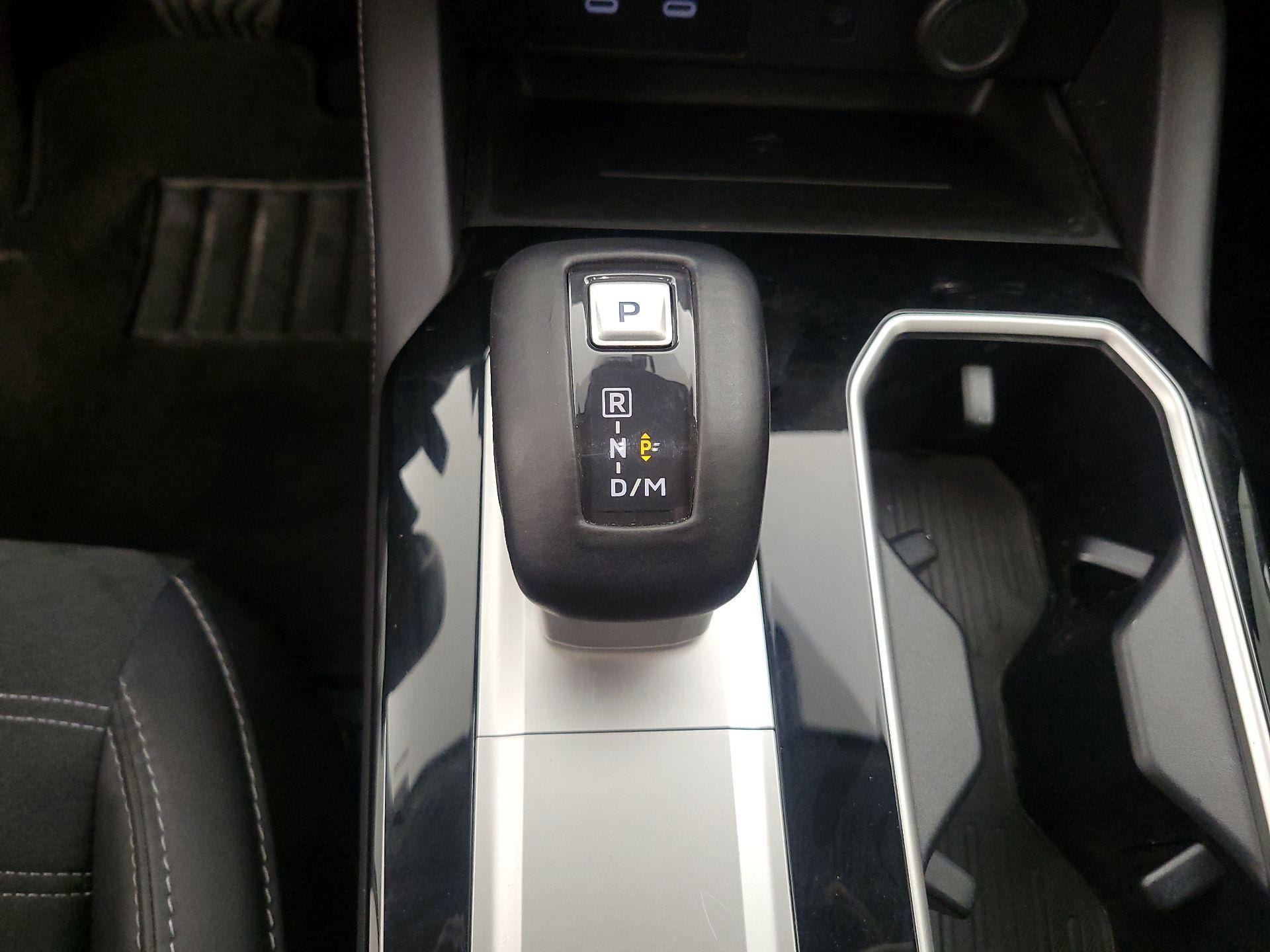 Thumbnail: 2025 Mitsubishi Outlander - 17