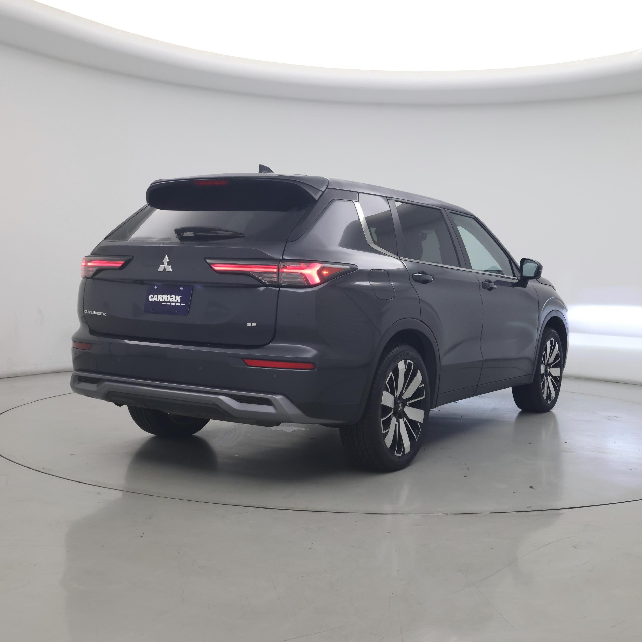 Thumbnail: 2025 Mitsubishi Outlander - 8