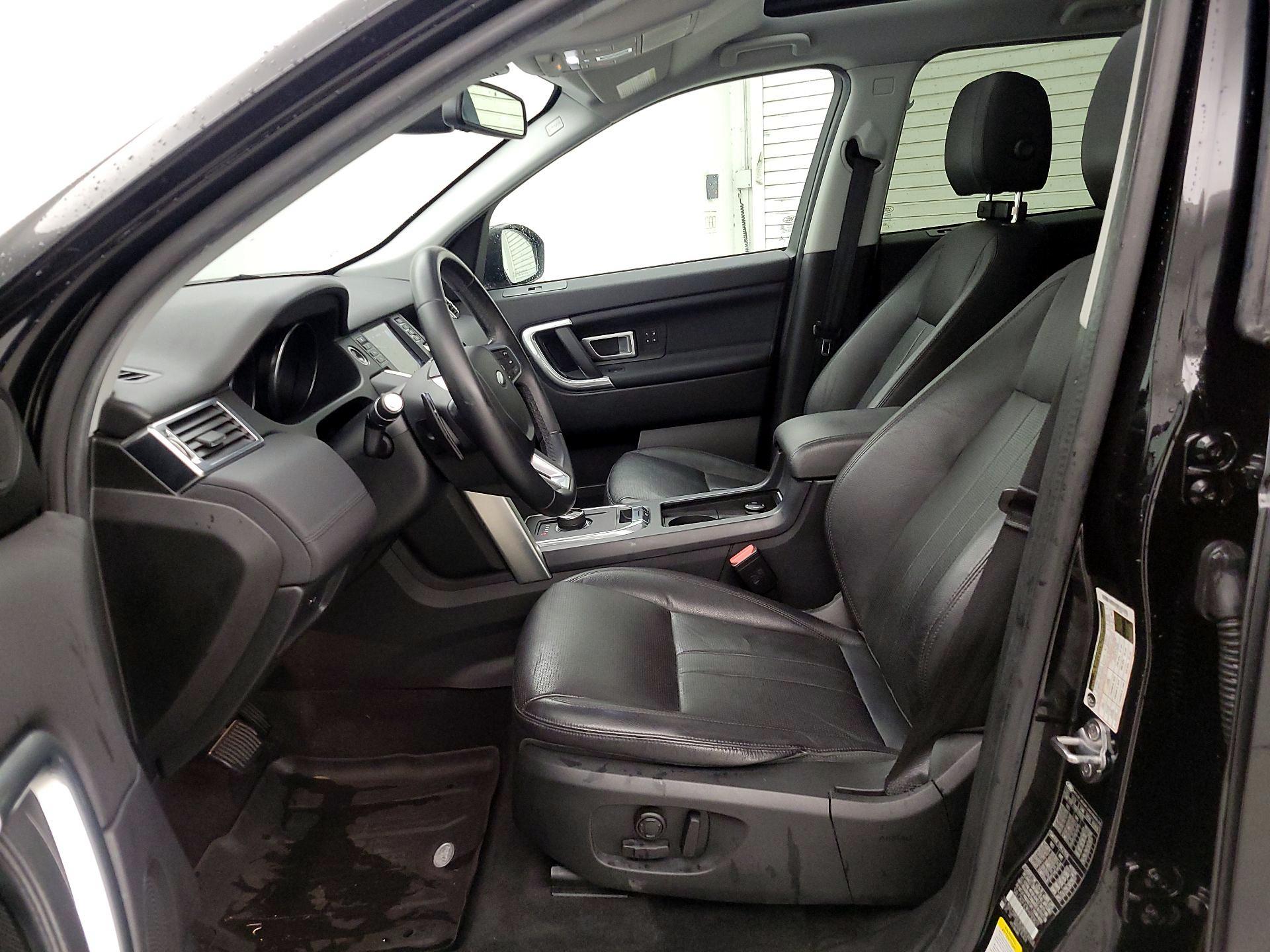 Thumbnail: 2019 Land Rover Discovery Sport - 11