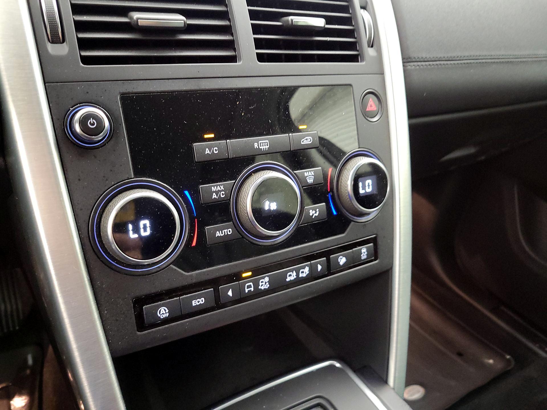 Thumbnail: 2019 Land Rover Discovery Sport - 16