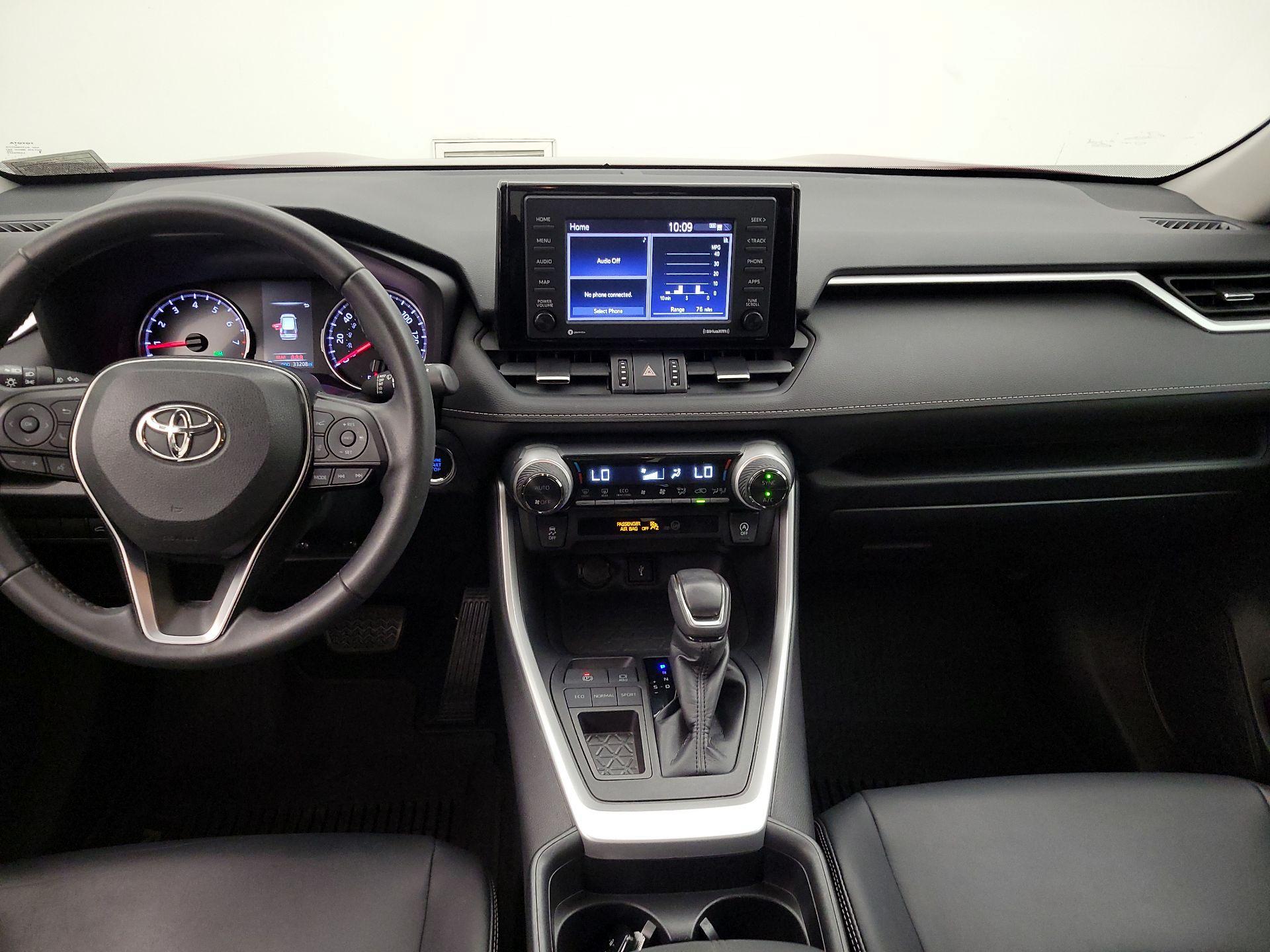 Thumbnail: 2020 Toyota RAV4 - 9