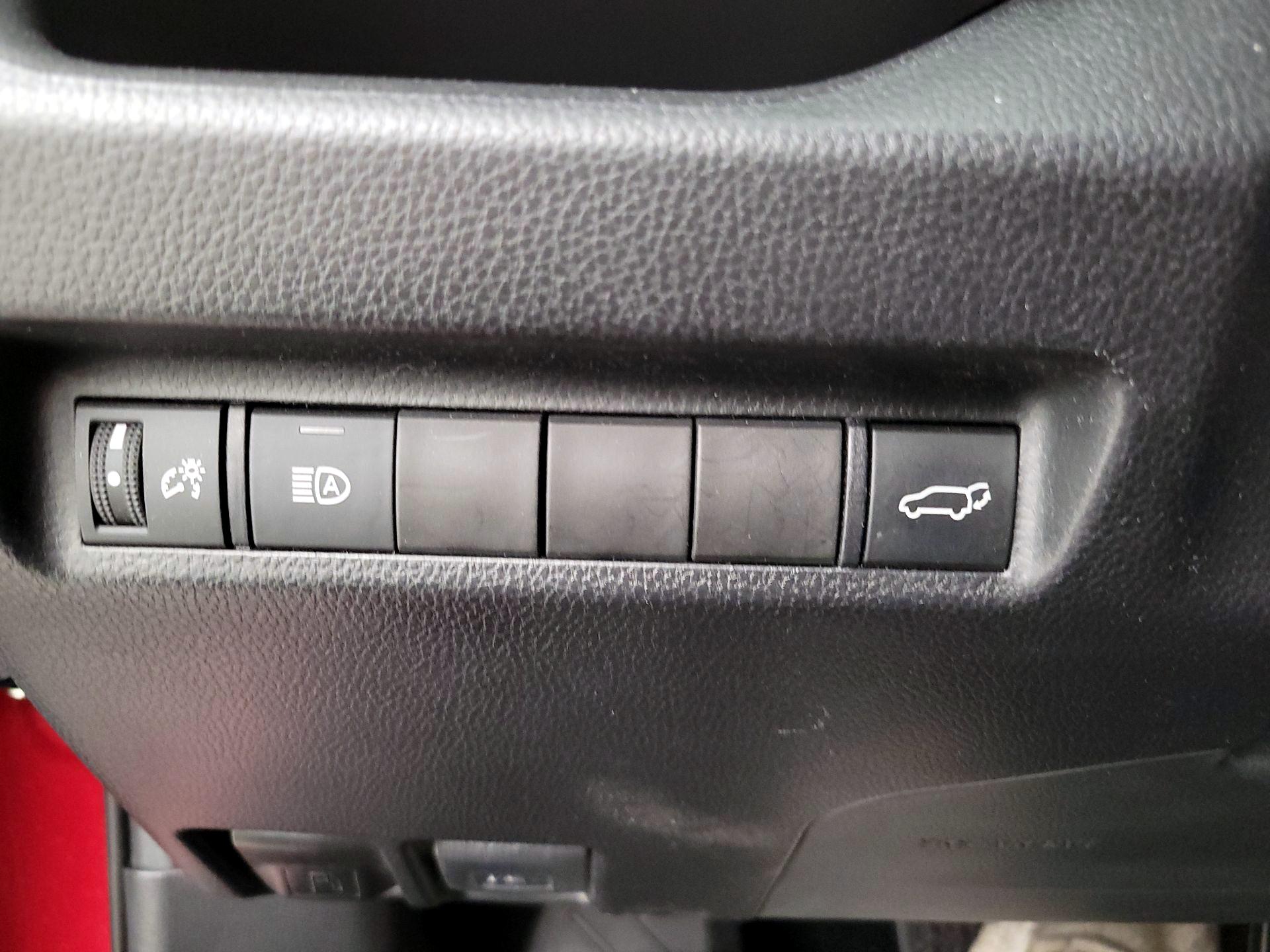 Thumbnail: 2020 Toyota RAV4 - 13