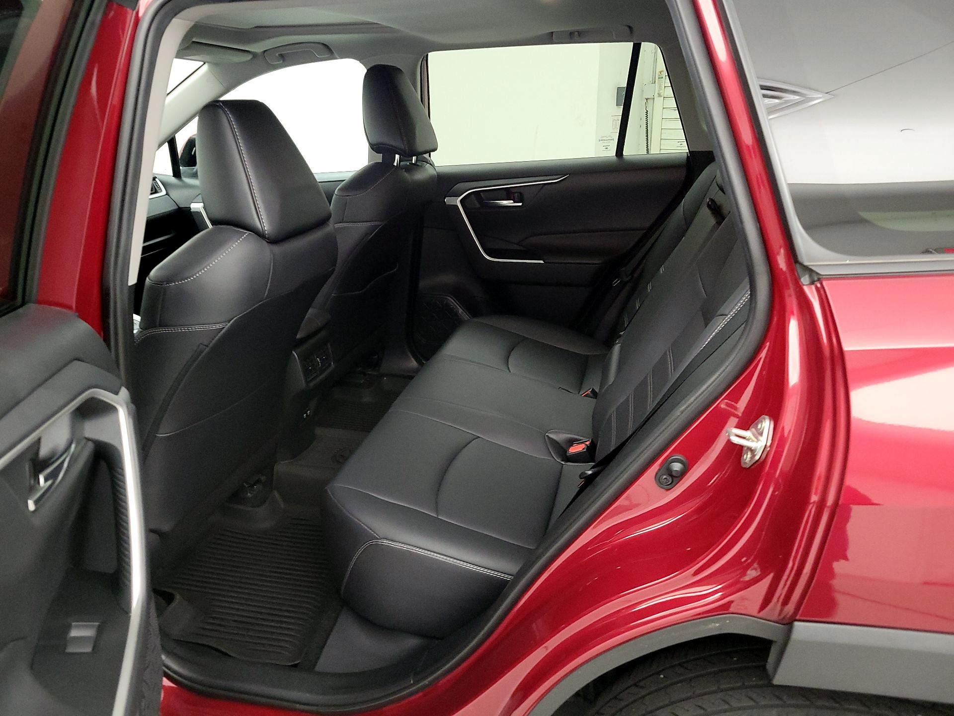 Thumbnail: 2020 Toyota RAV4 - 18