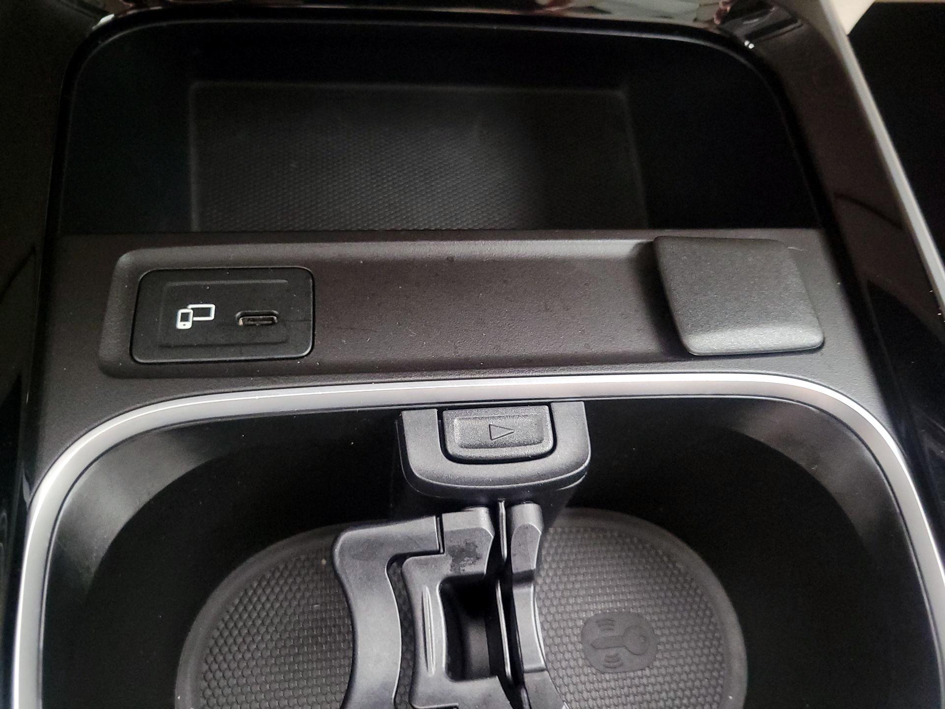 Thumbnail: 2023 Mercedes-Benz GLB - 18