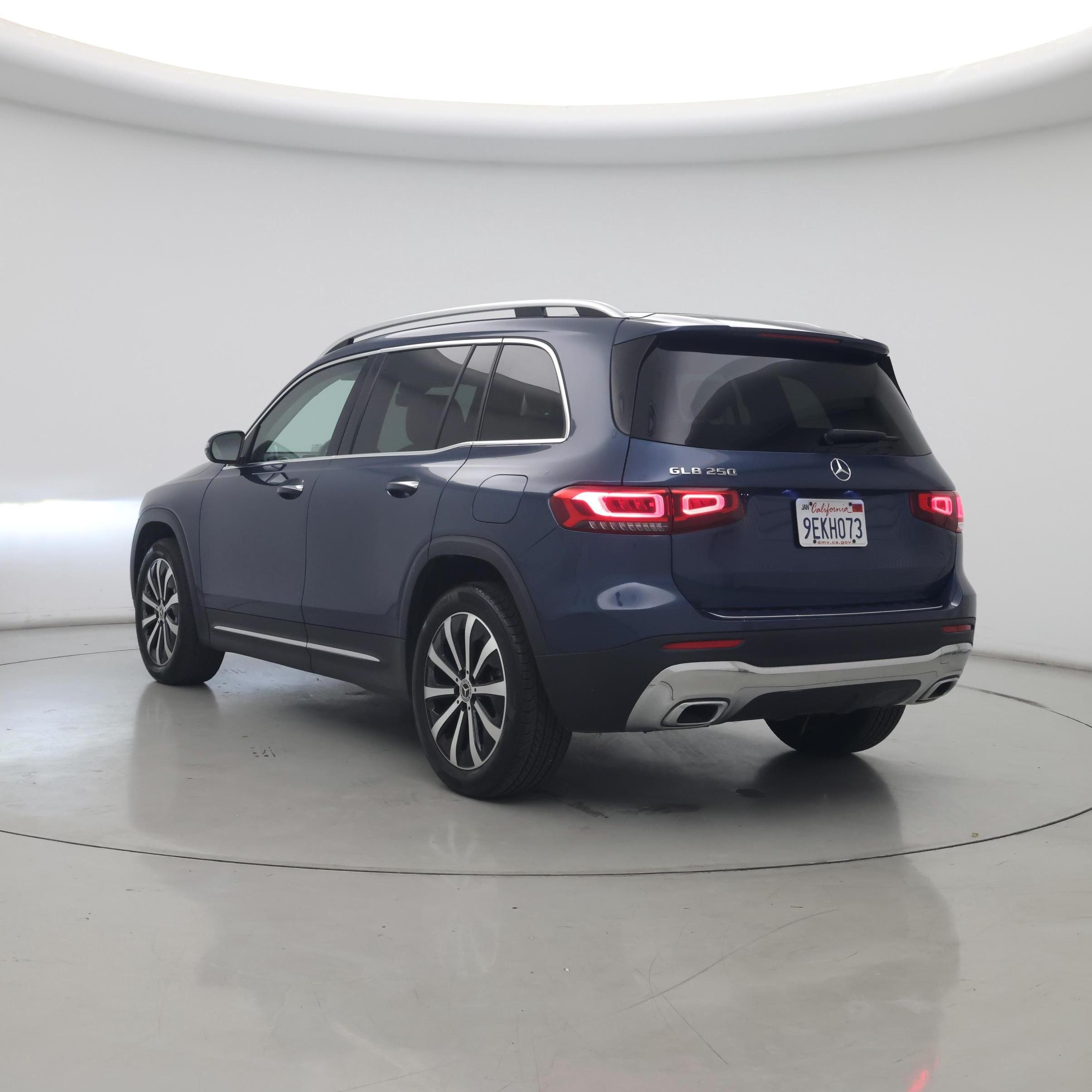 Thumbnail: 2023 Mercedes-Benz GLB - 2