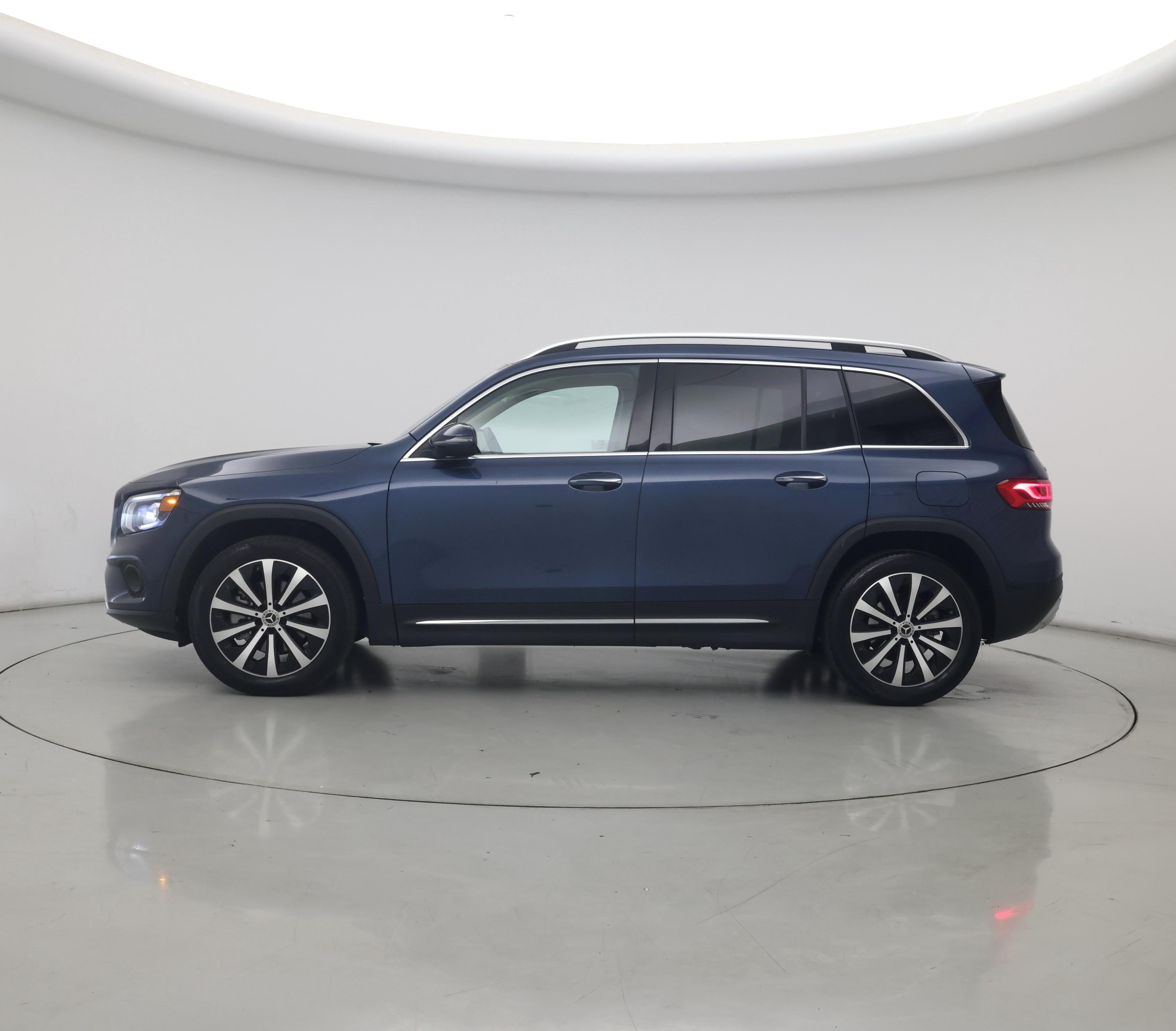 Thumbnail: 2023 Mercedes-Benz GLB - 3