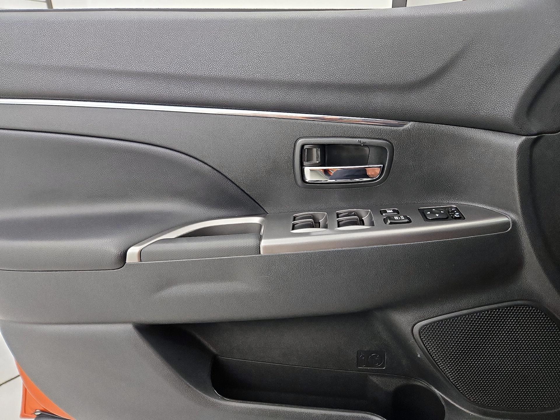 Thumbnail: 2022 Mitsubishi Outlander Sport - 12