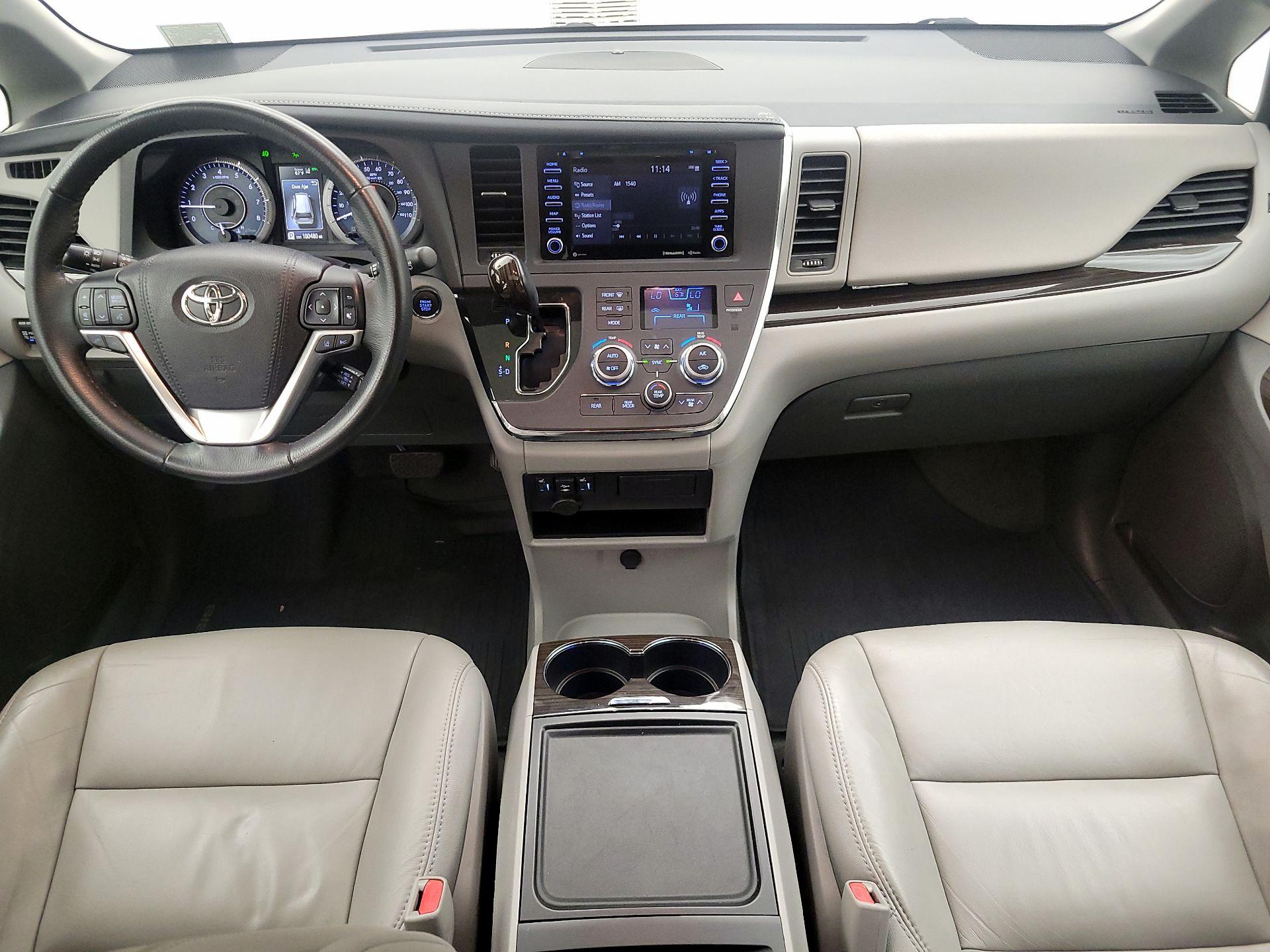 Thumbnail: 2018 Toyota Sienna - 9