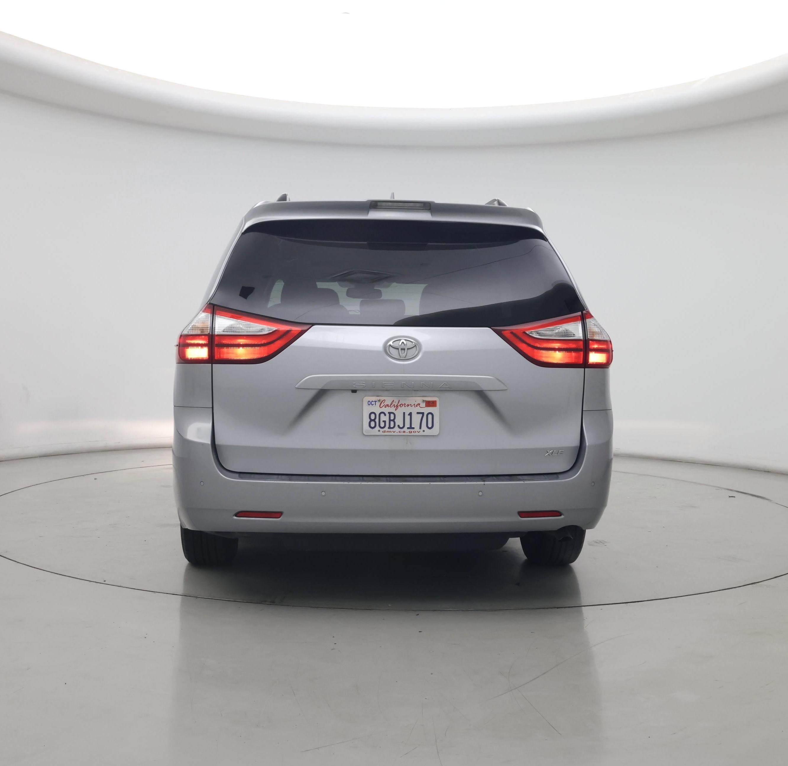 Thumbnail: 2018 Toyota Sienna - 6