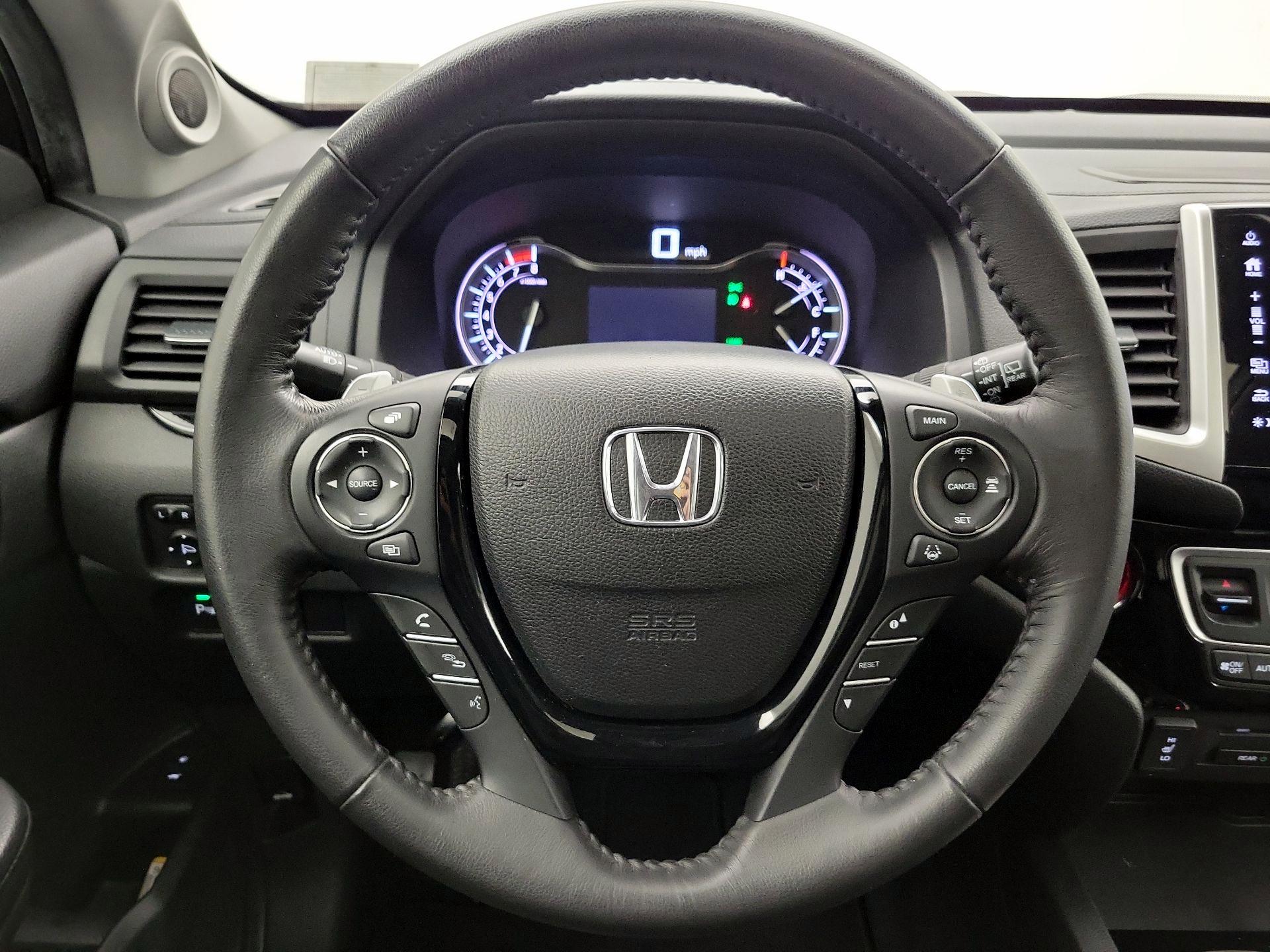 Thumbnail: 2017 Honda Pilot - 10