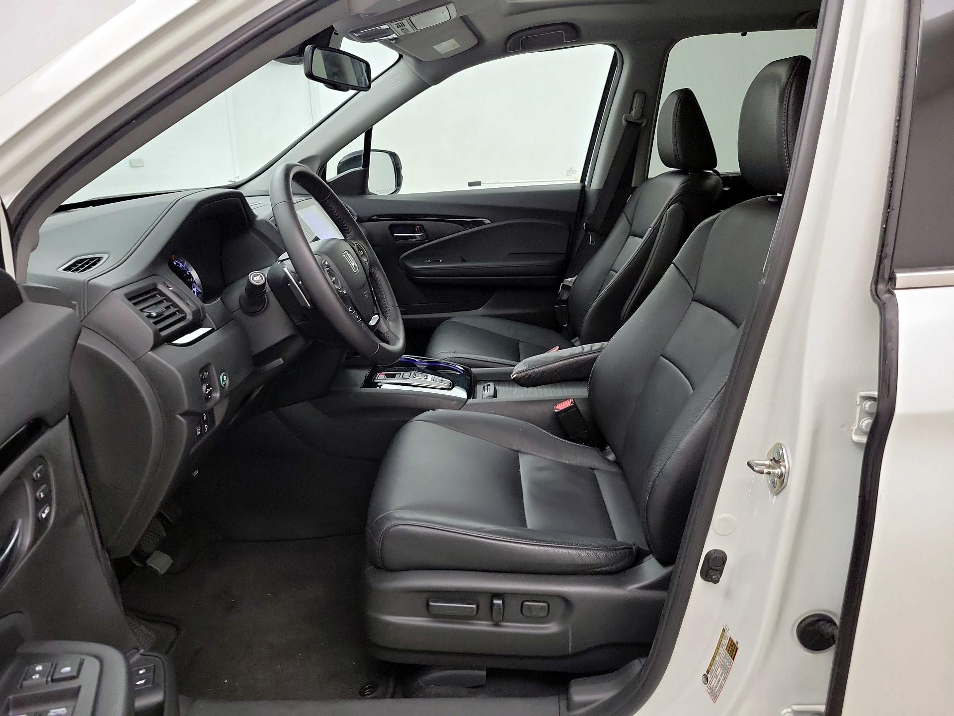 Thumbnail: 2017 Honda Pilot - 11