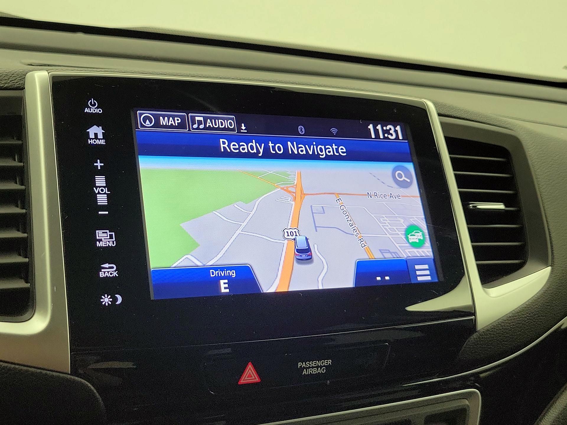 Thumbnail: 2017 Honda Pilot - 14