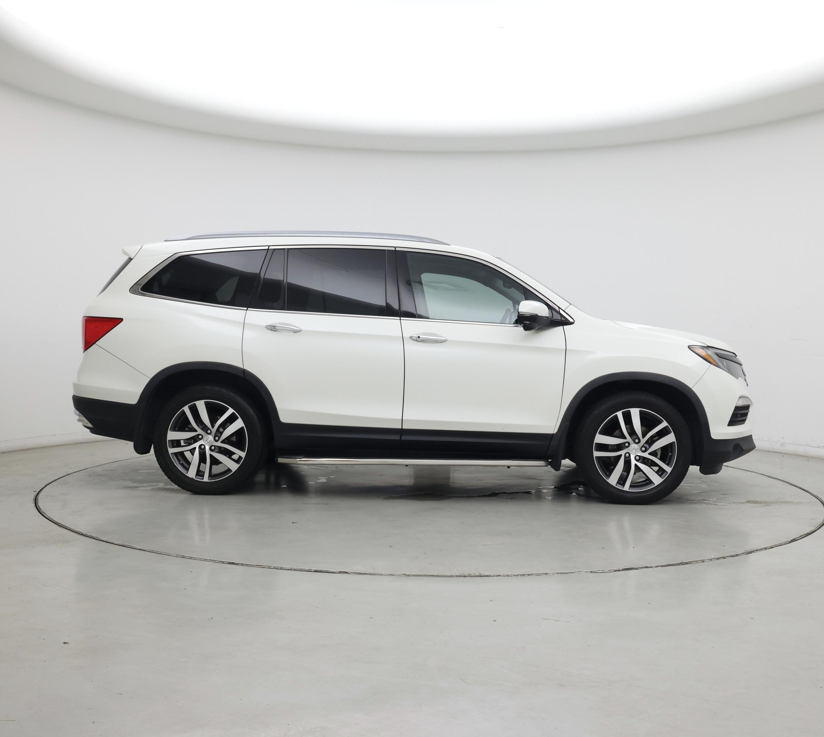 Thumbnail: 2017 Honda Pilot - 7