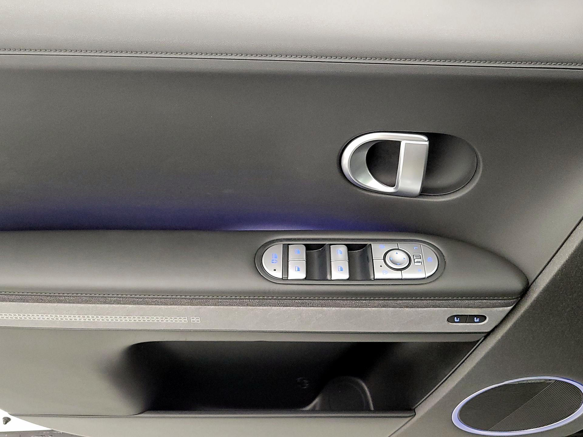 Thumbnail: 2023 Hyundai Ioniq 5 - 12