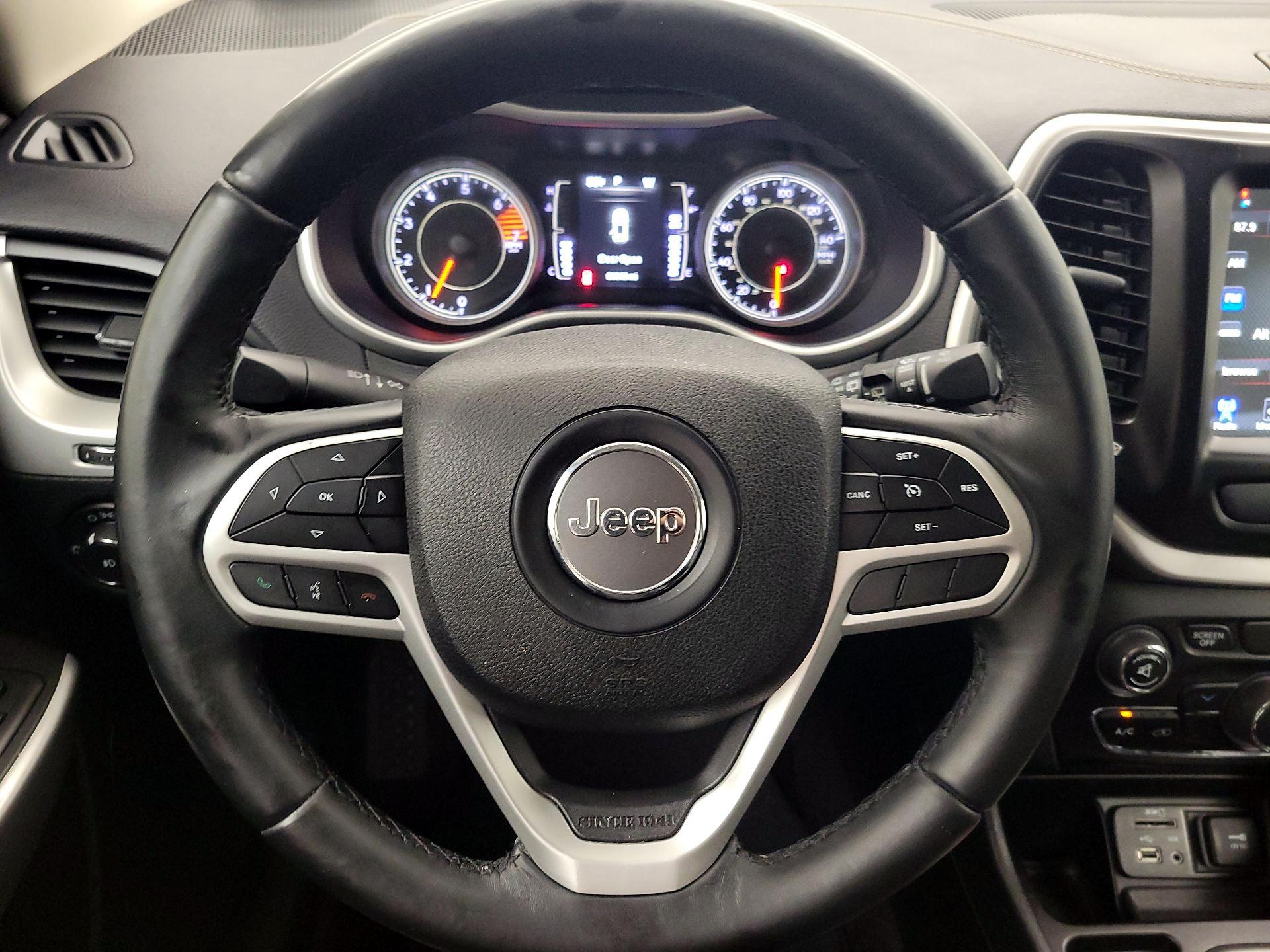 Thumbnail: 2018 Jeep Cherokee - 10