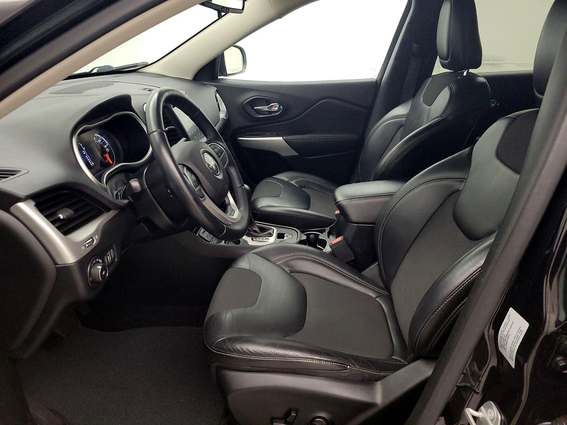 Thumbnail: 2018 Jeep Cherokee - 11