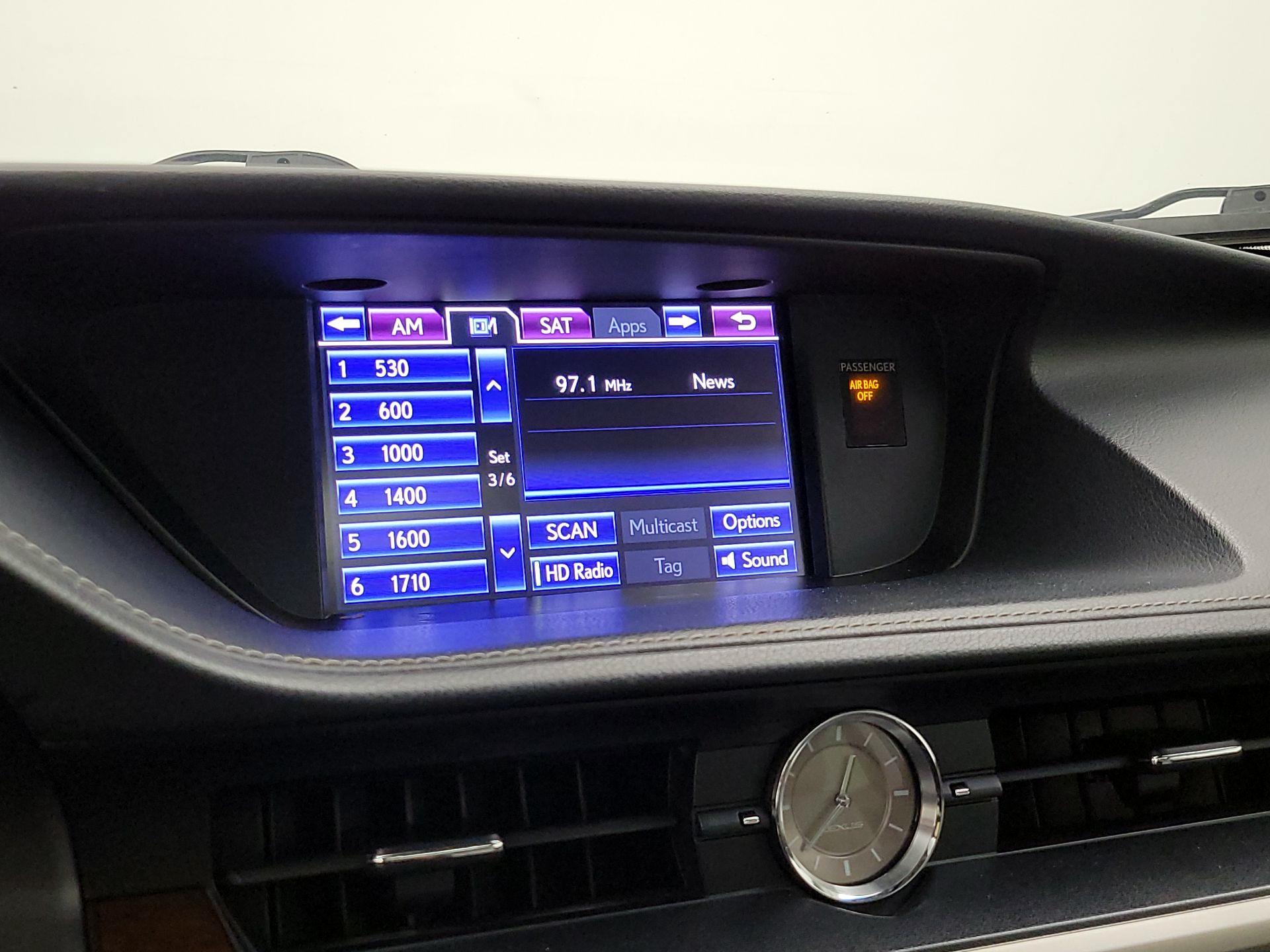 Thumbnail: 2014 Lexus ES - 16