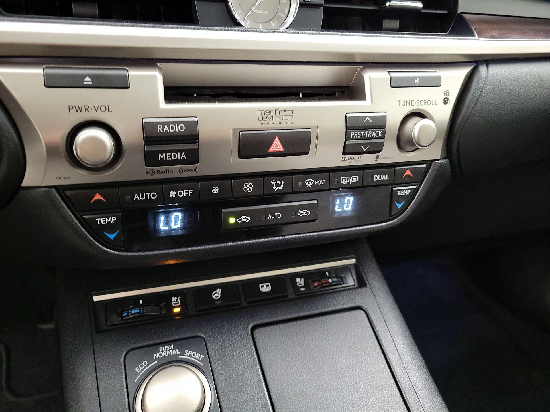 Thumbnail: 2014 Lexus ES - 17