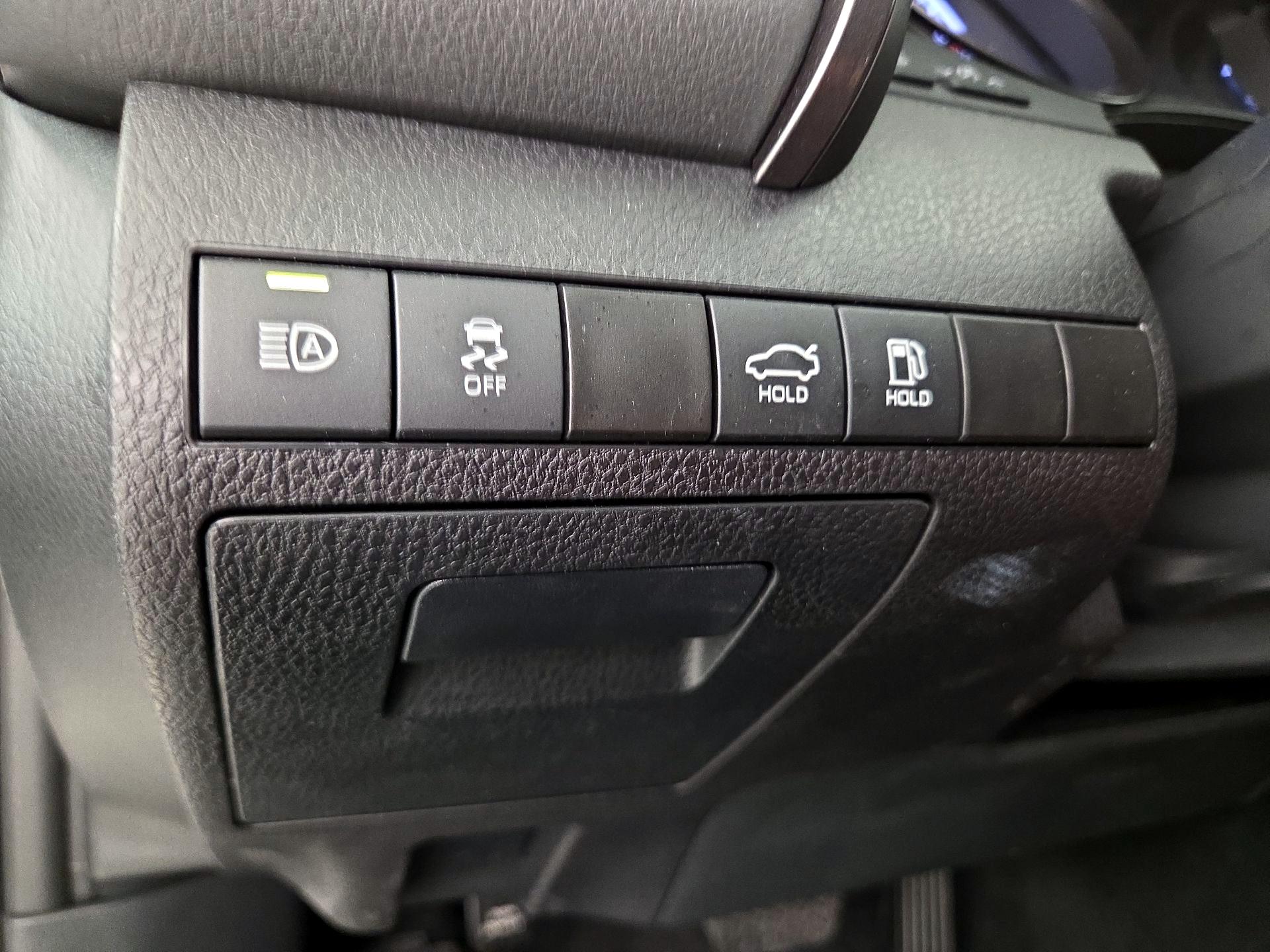 Thumbnail: 2023 Toyota Camry - 13