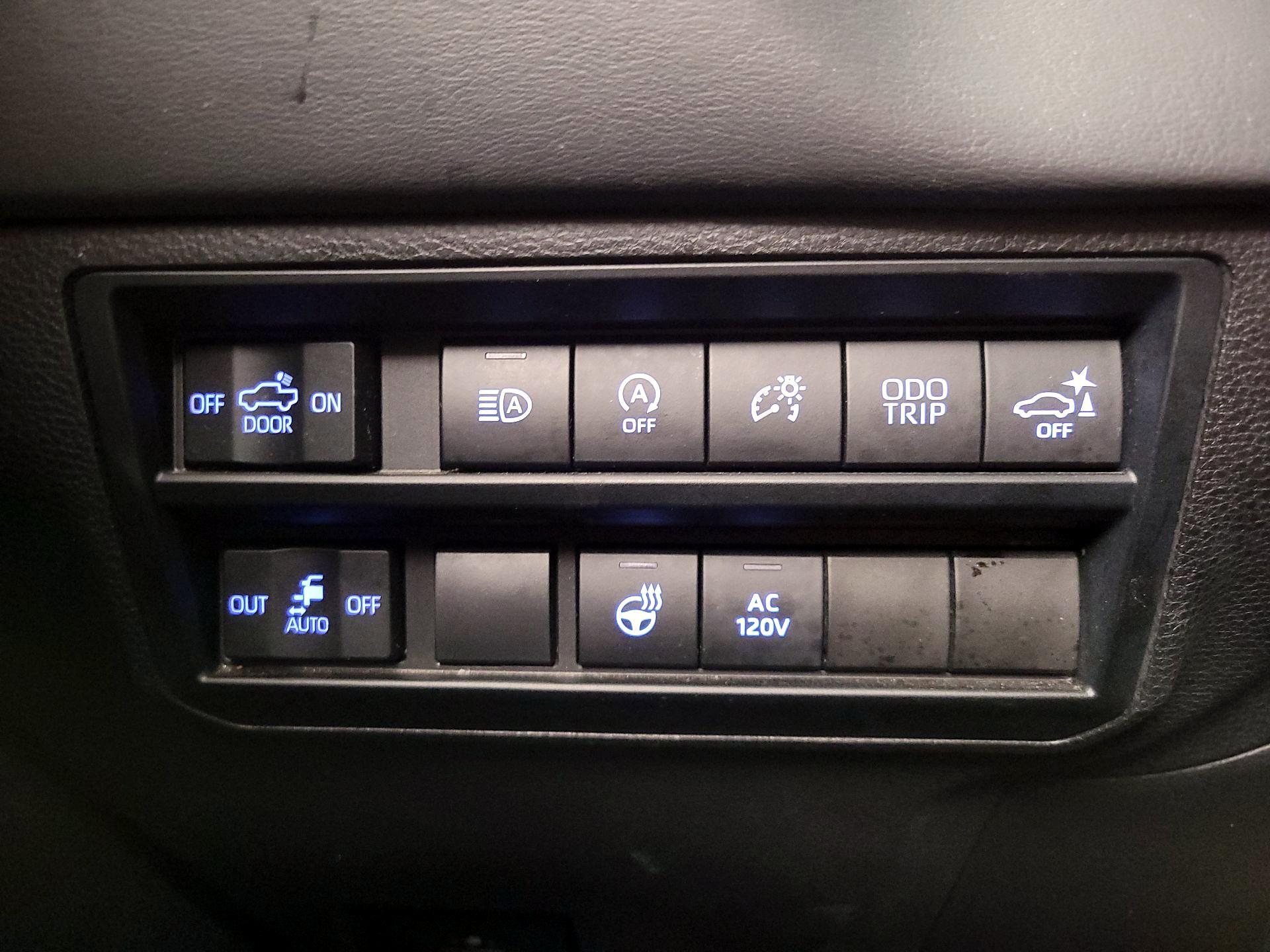 Thumbnail: 2023 Toyota Tundra - 13