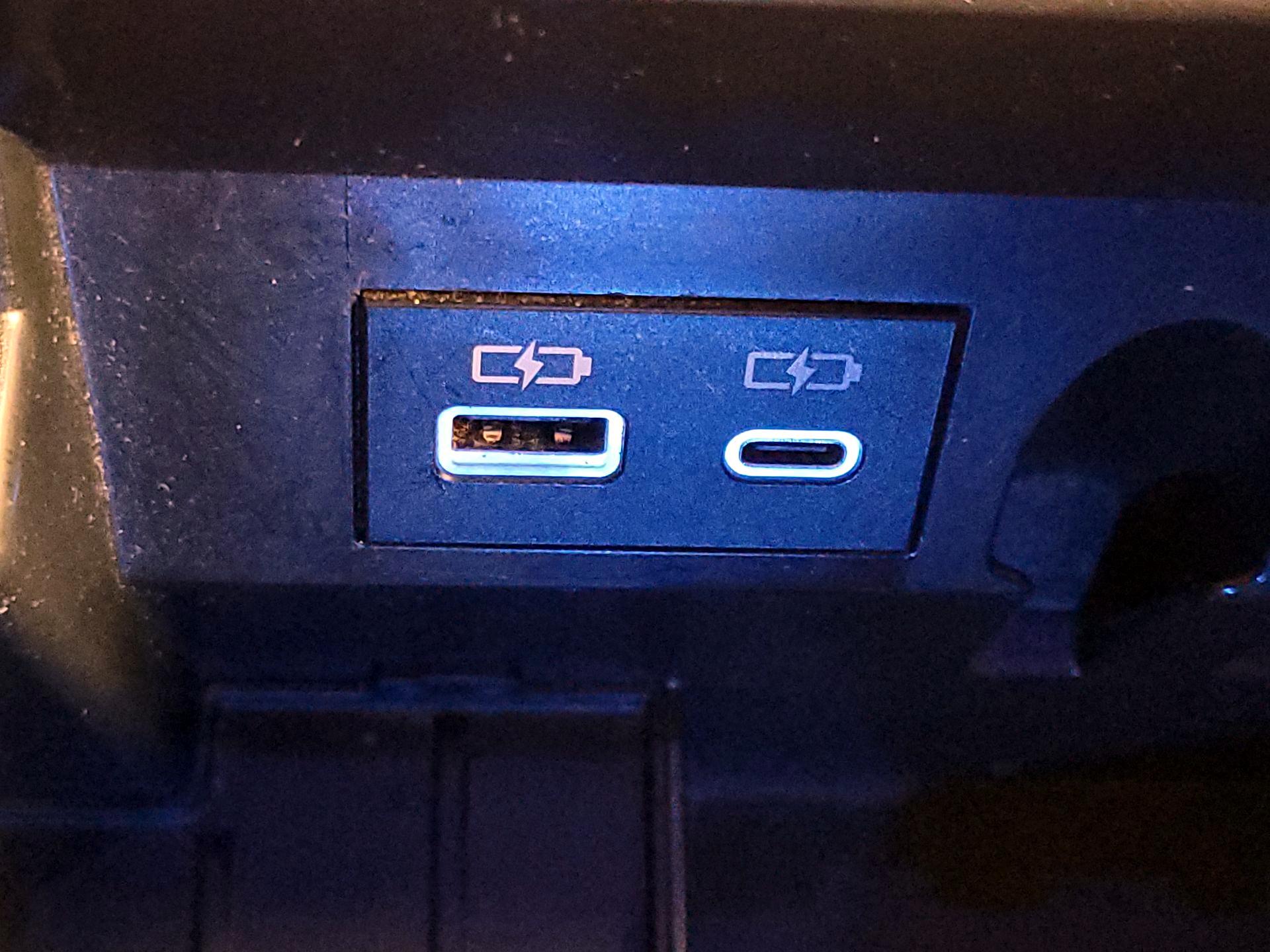 Thumbnail: 2023 Toyota Tundra - 18