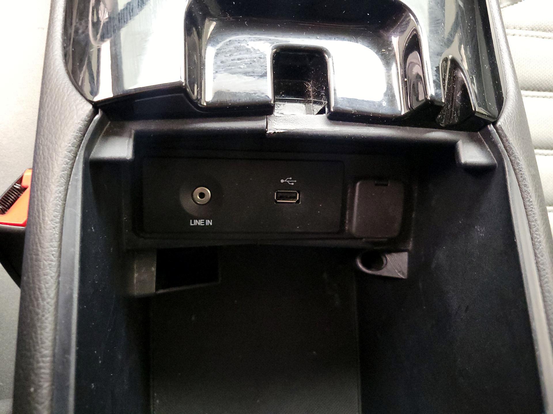 Thumbnail: 2015 Ford Fusion - 18