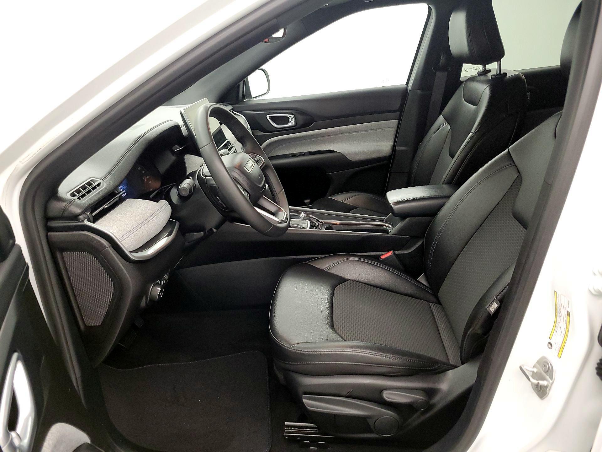 Thumbnail: 2024 Jeep Compass - 11