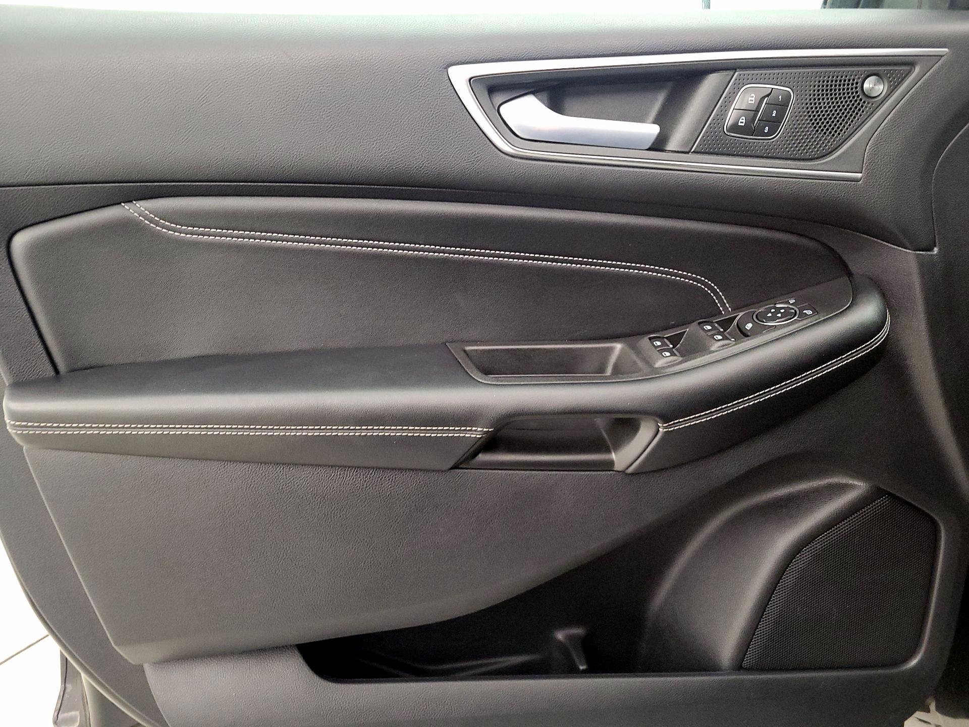 Thumbnail: 2022 Ford Edge - 12