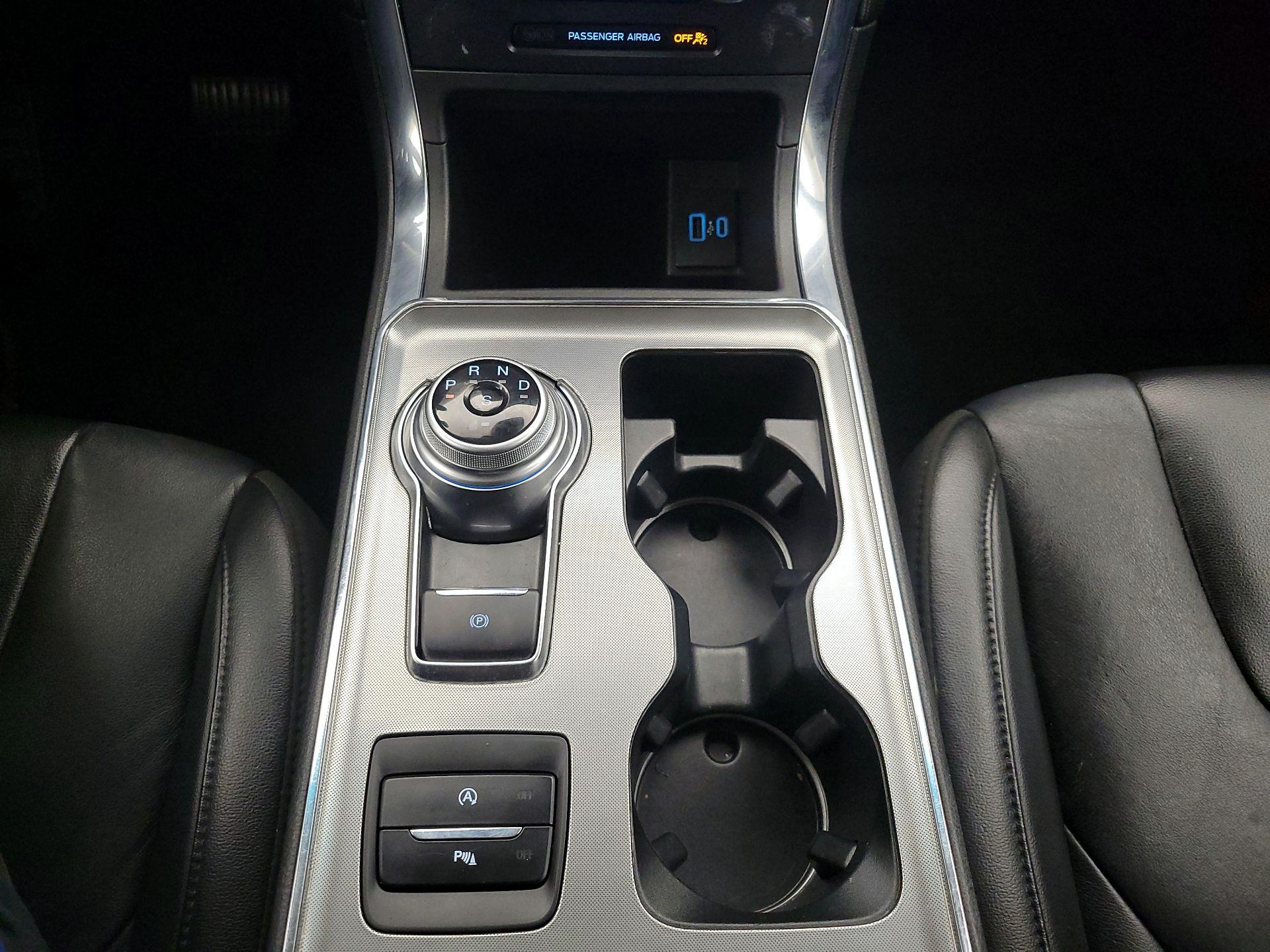 Thumbnail: 2022 Ford Edge - 17