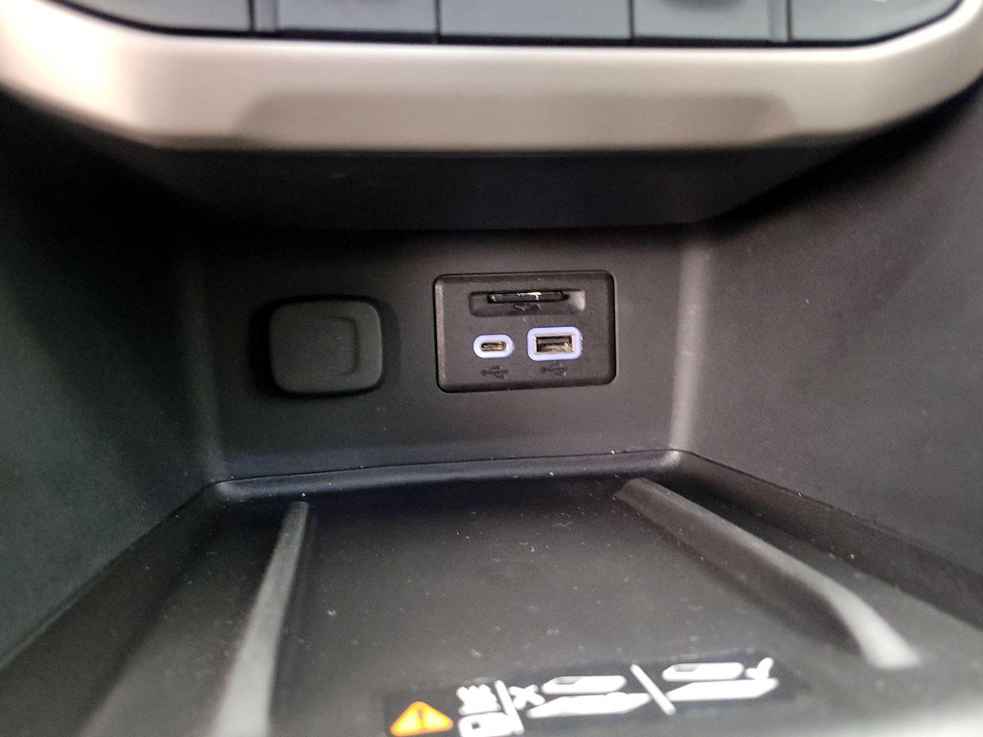 Thumbnail: 2023 GMC Acadia - 18