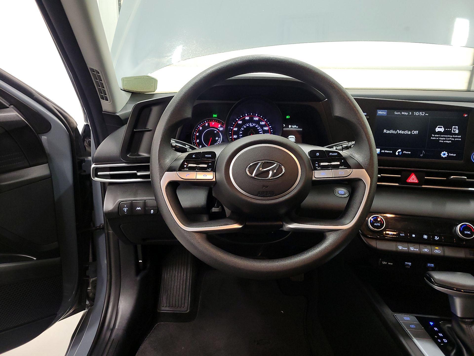 Thumbnail: 2023 Hyundai Elantra - 10