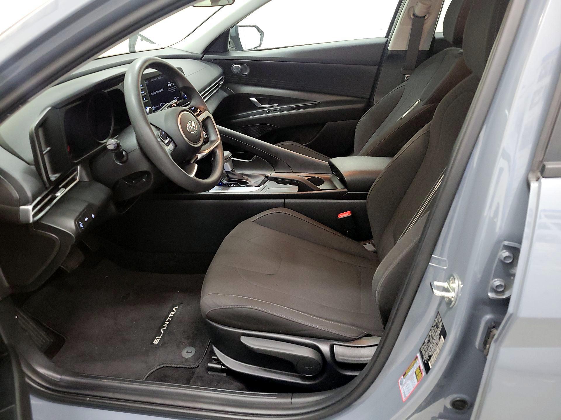 Thumbnail: 2023 Hyundai Elantra - 11