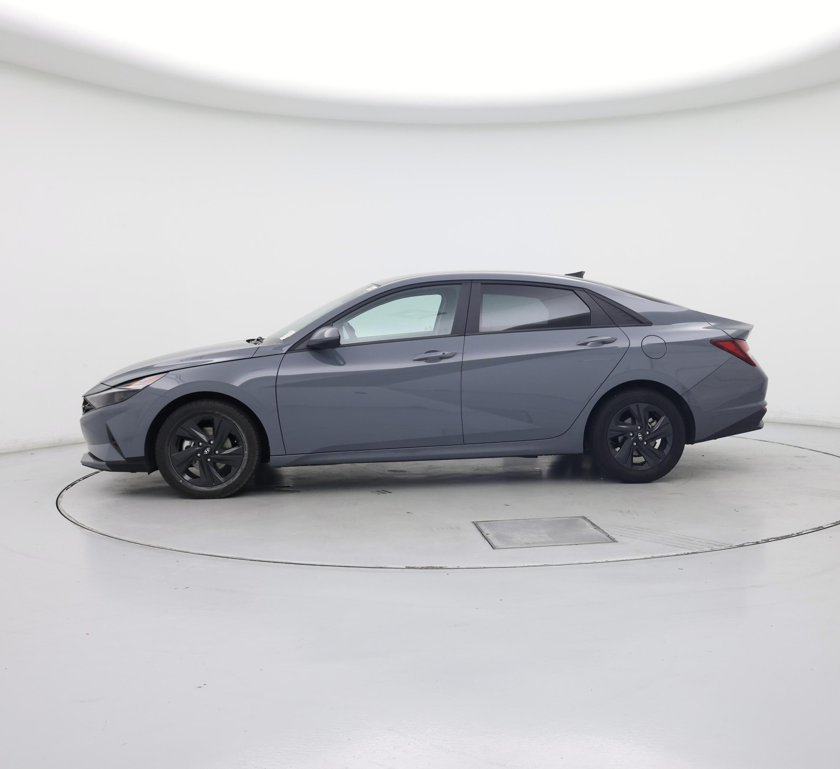 Thumbnail: 2023 Hyundai Elantra - 3