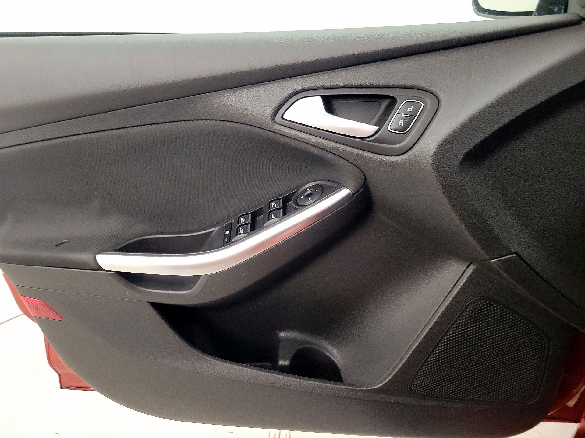 Thumbnail: 2018 Ford Focus - 12