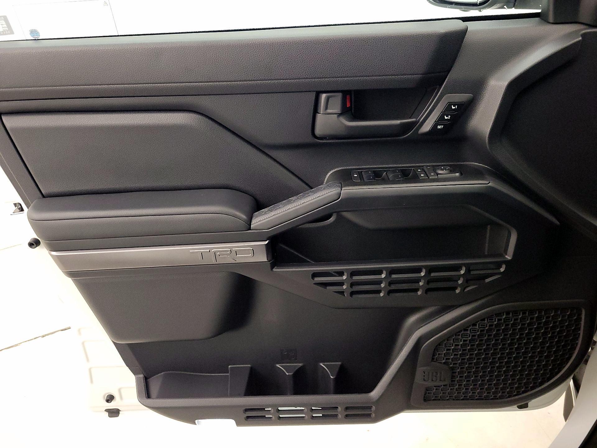 Thumbnail: 2025 Toyota 4Runner - 12