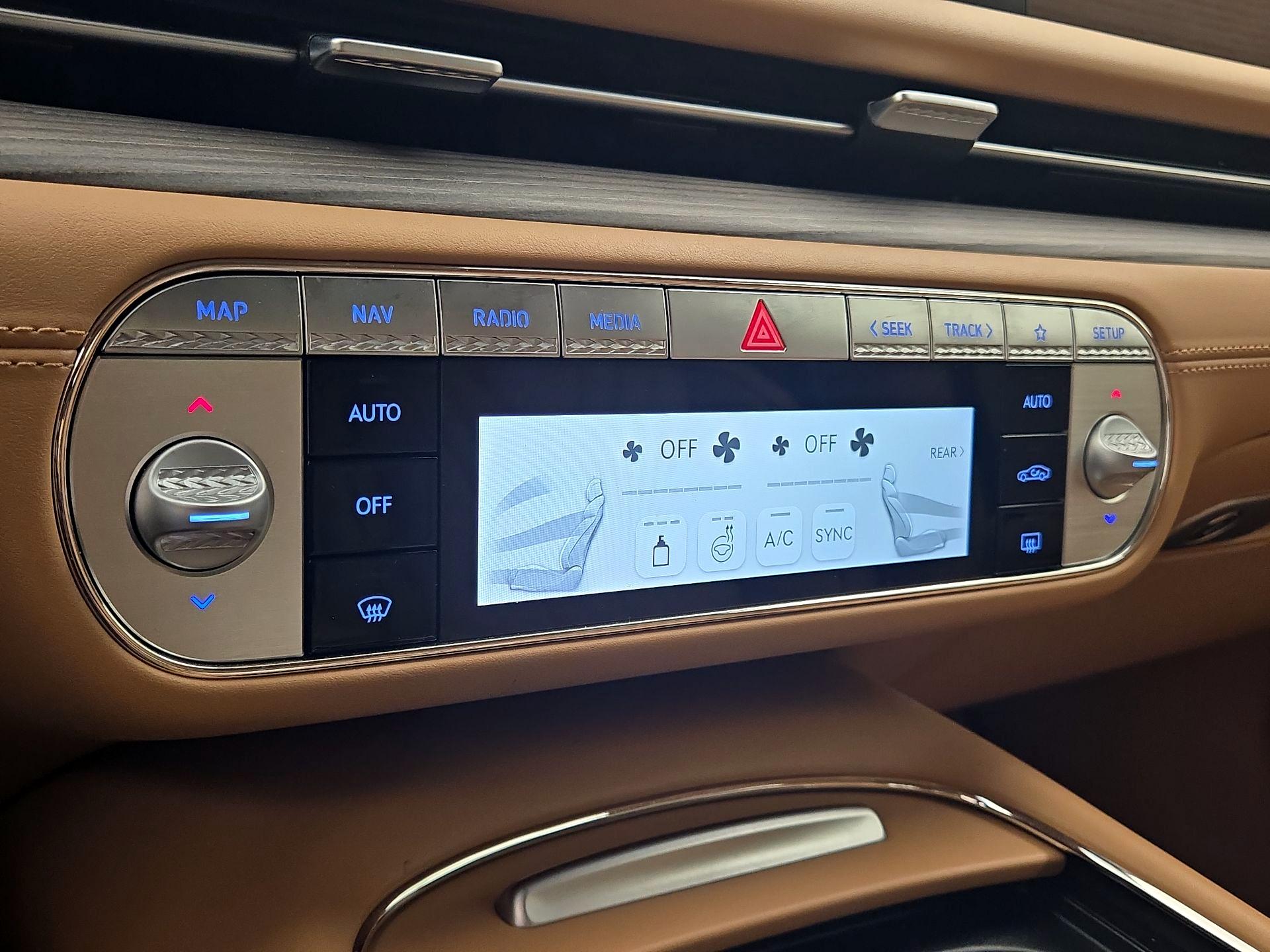 Thumbnail: 2023 Genesis G90 - 17