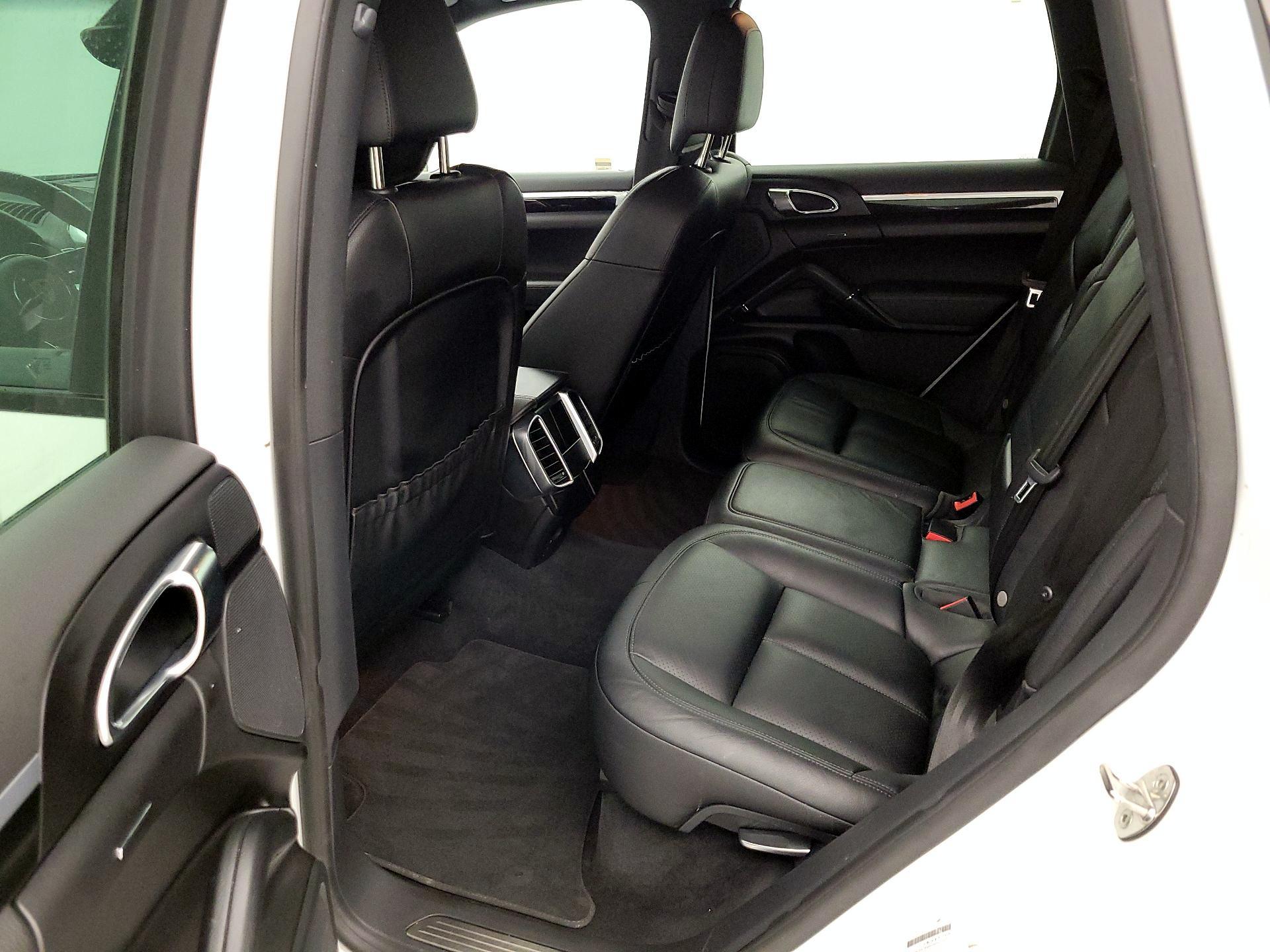 Thumbnail: 2018 Porsche Cayenne - 19