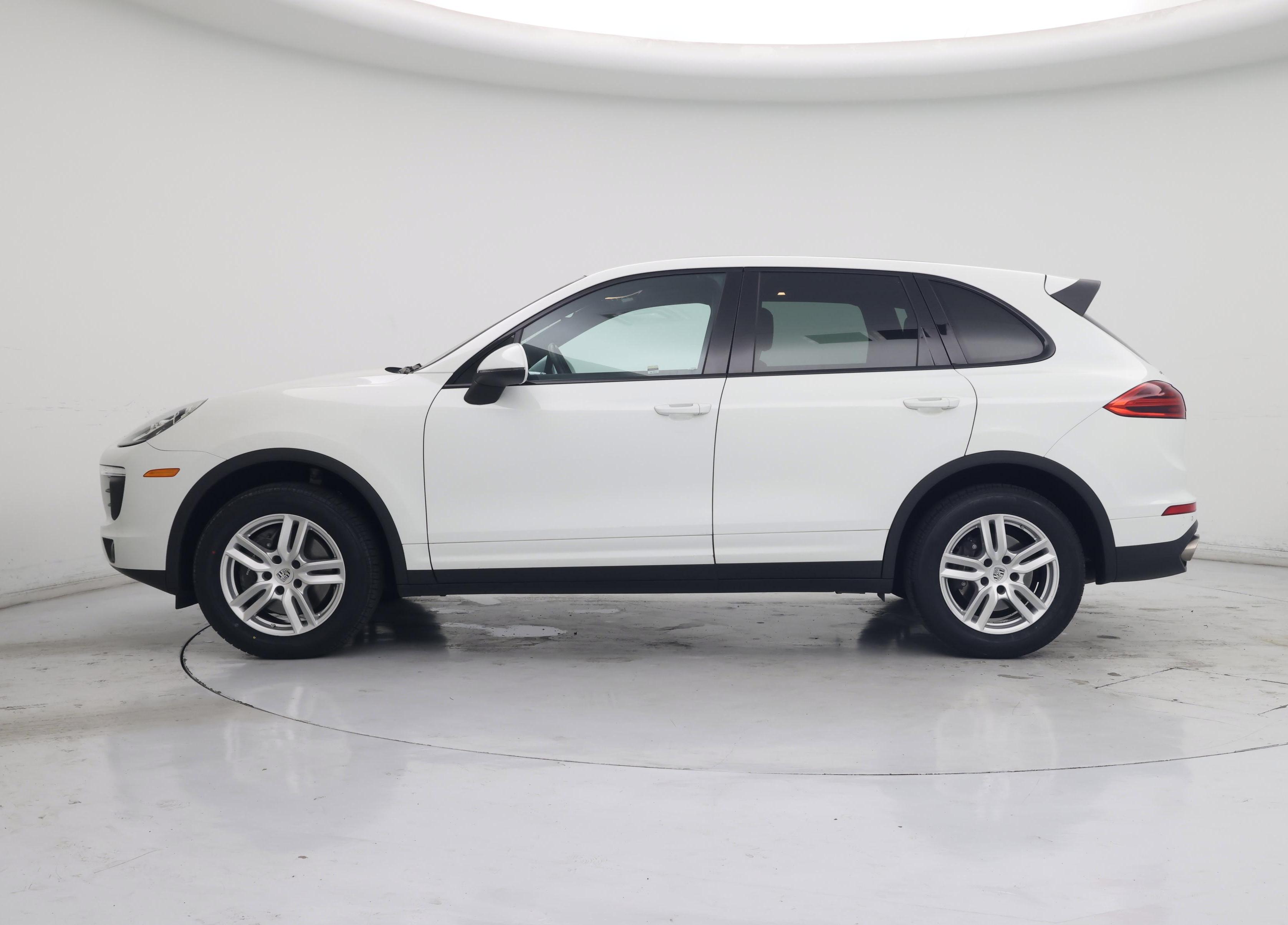 Thumbnail: 2018 Porsche Cayenne - 3