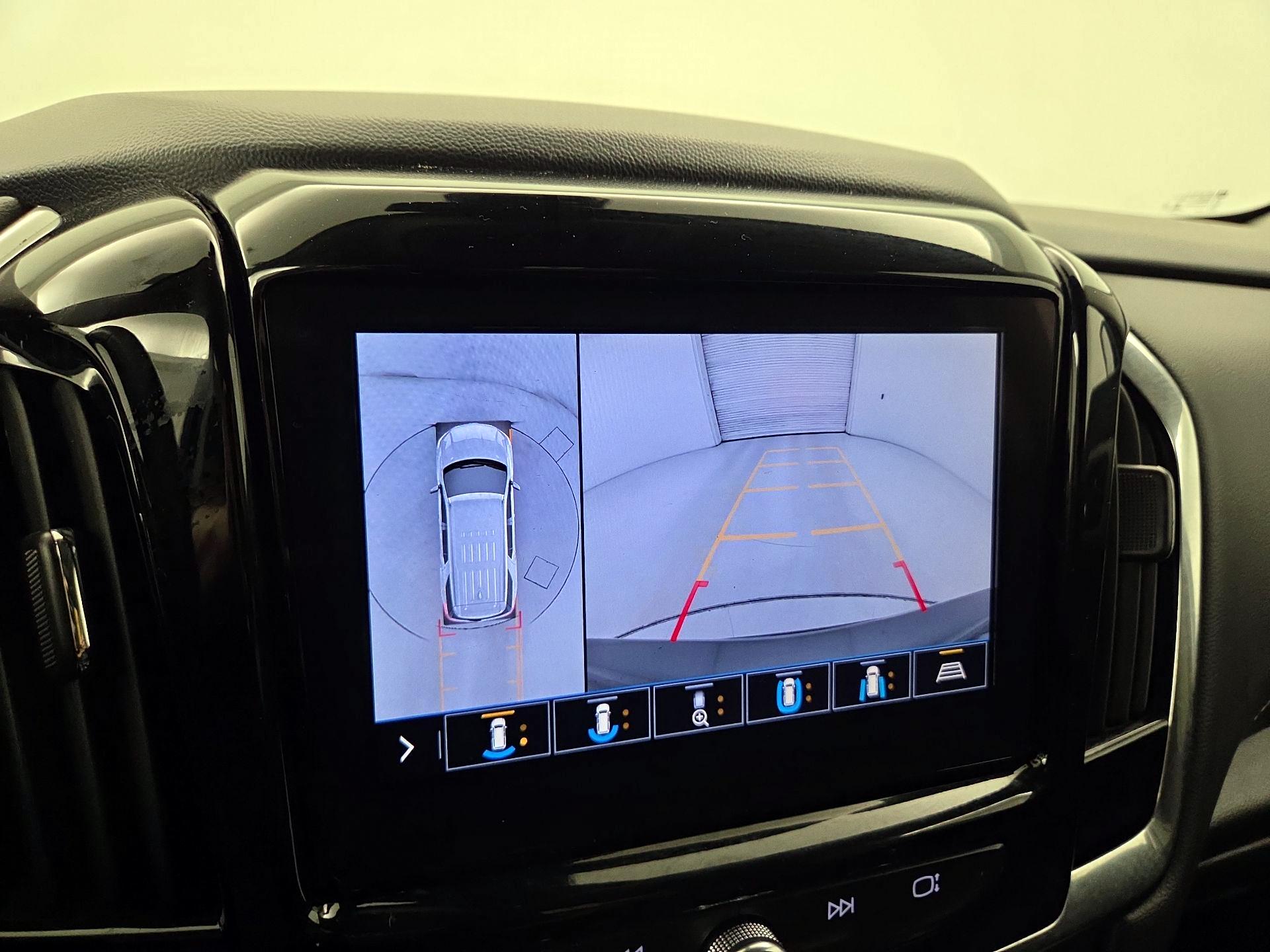 Thumbnail: 2021 Chevrolet Traverse - 15